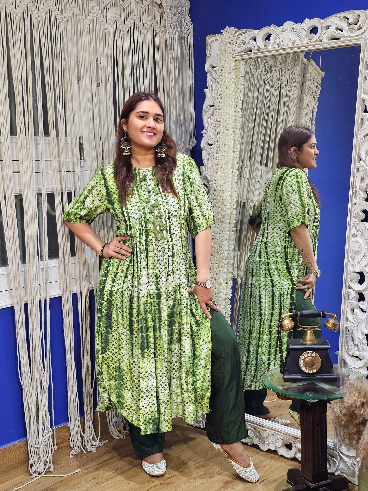 Jeenas apple cut kurta with pant