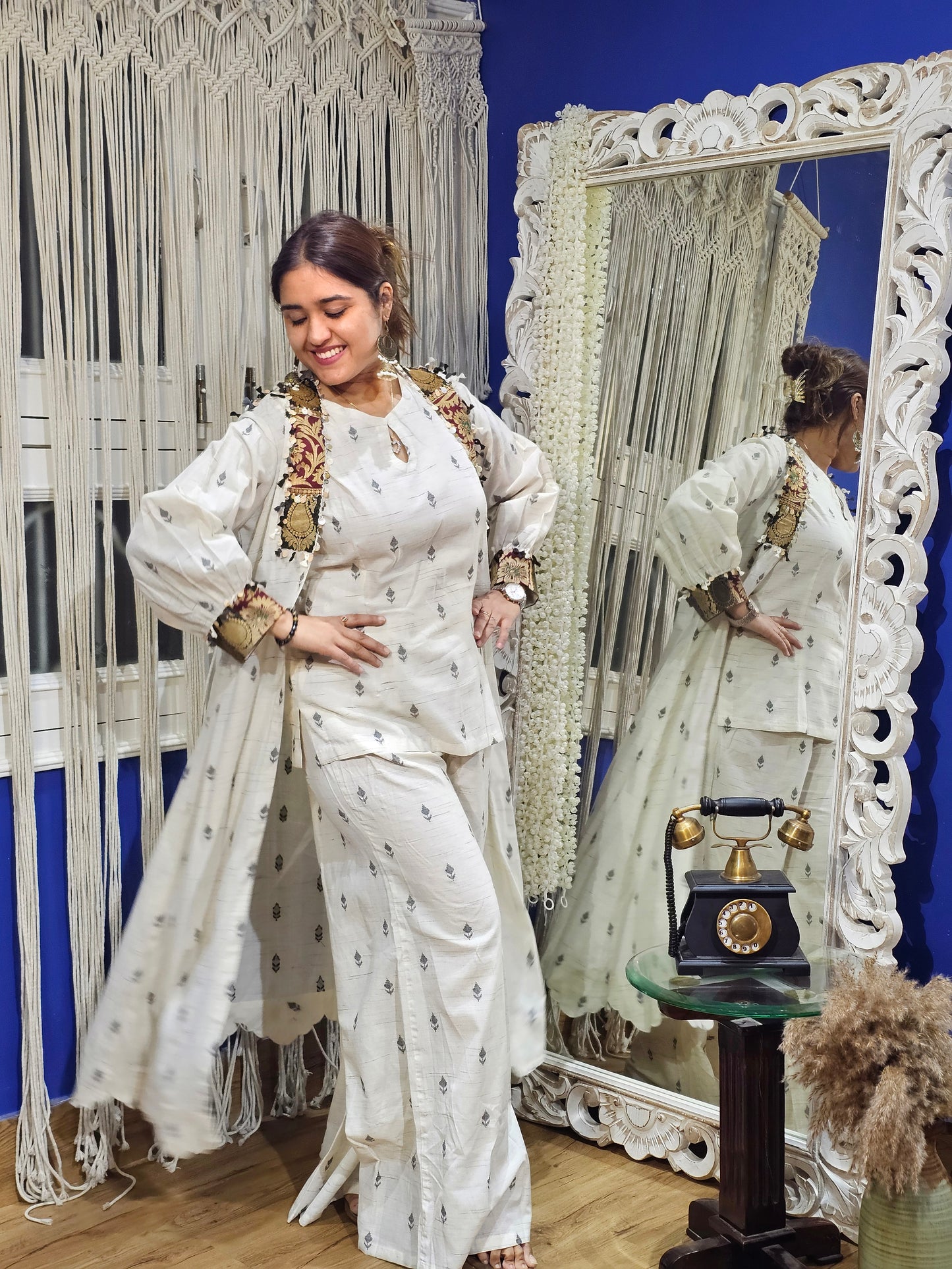 Jeenas 3 piece plaza set