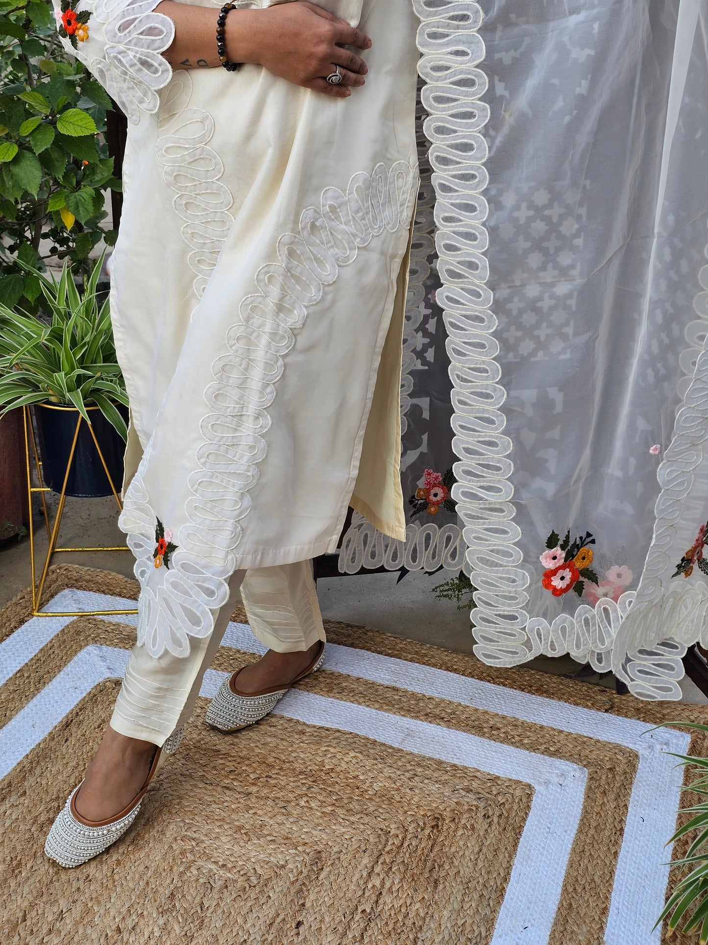 Jeenas organza straight cut suit
