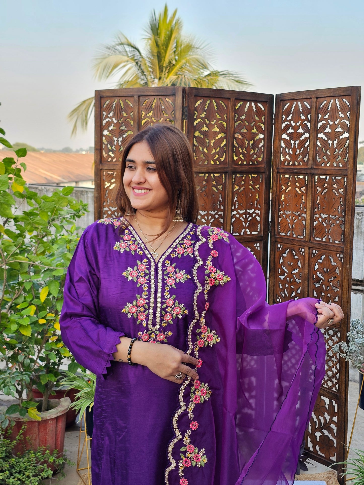 Jeenas silk gota work suit set