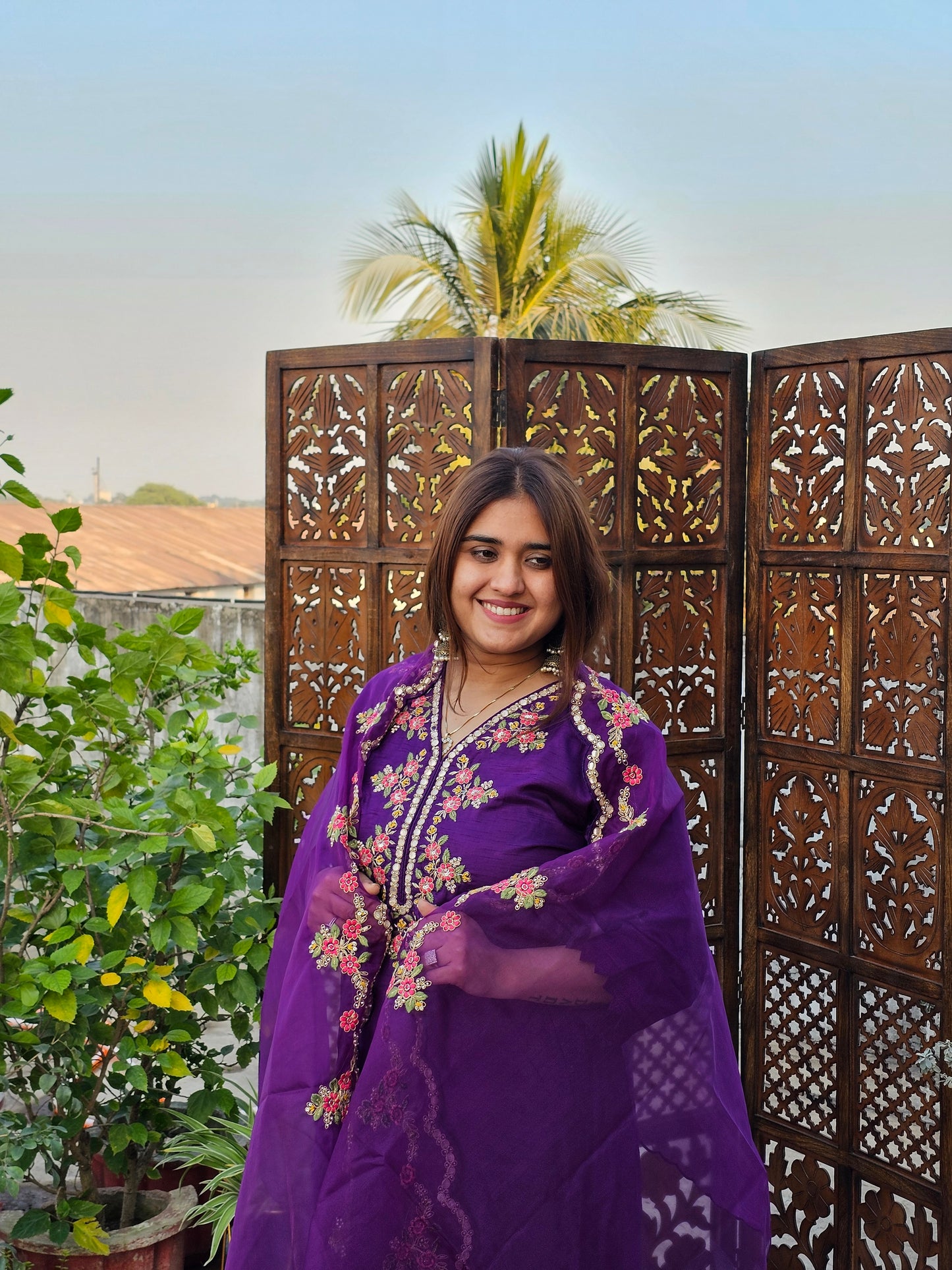 Jeenas silk gota work suit set