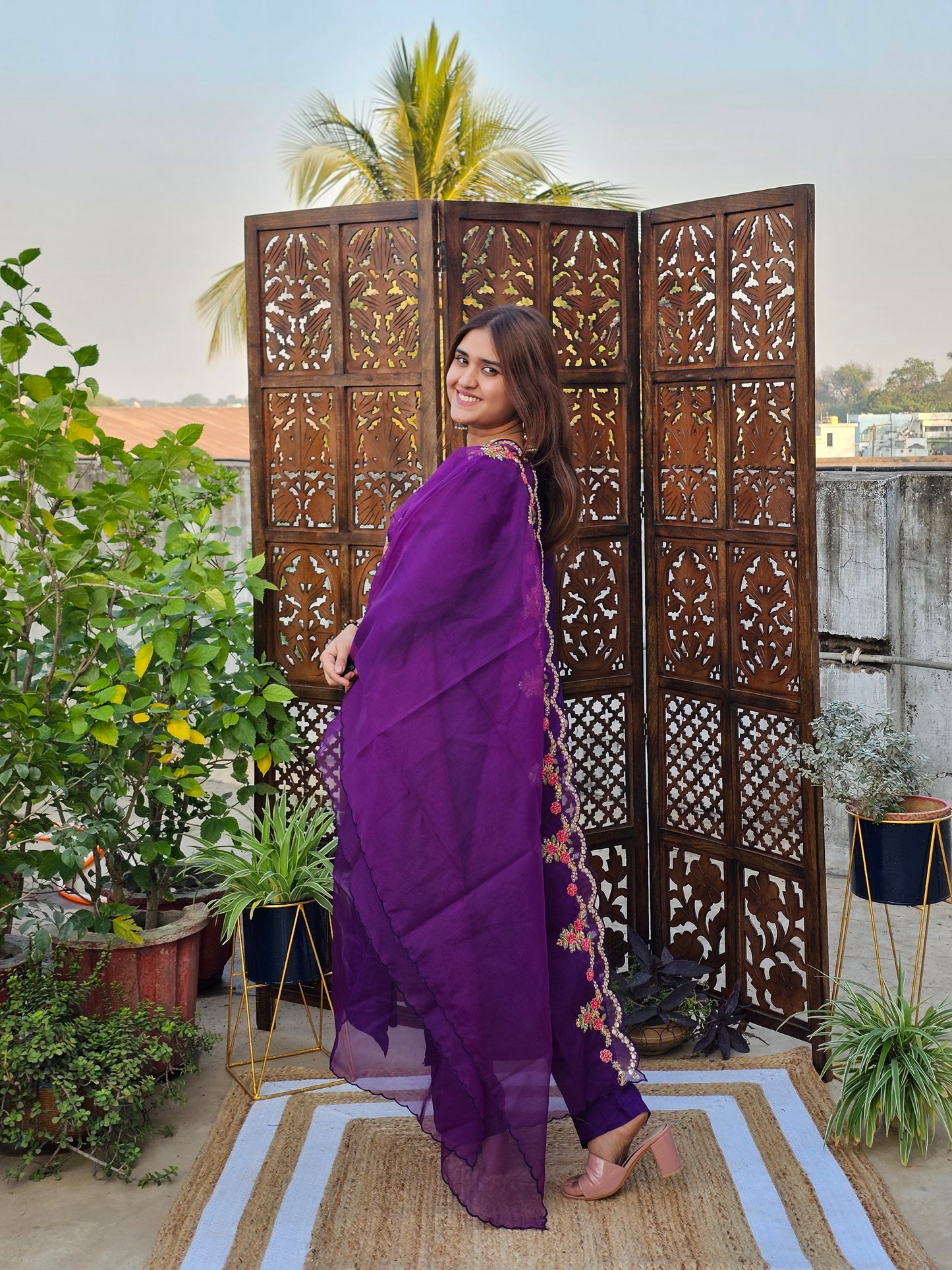 Jeenas silk gota work suit set