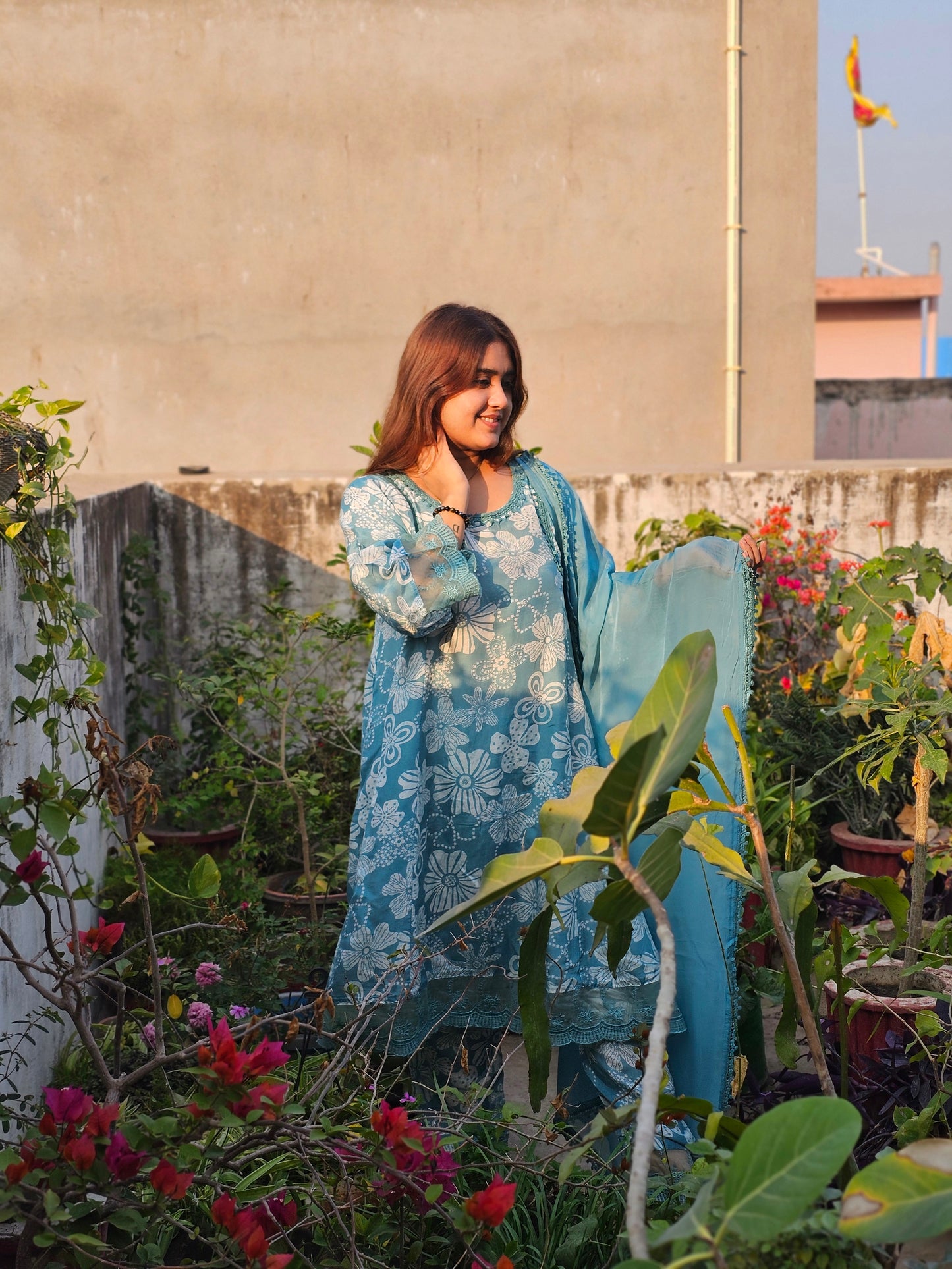 Jeenas pure muslin suit with lace detaling