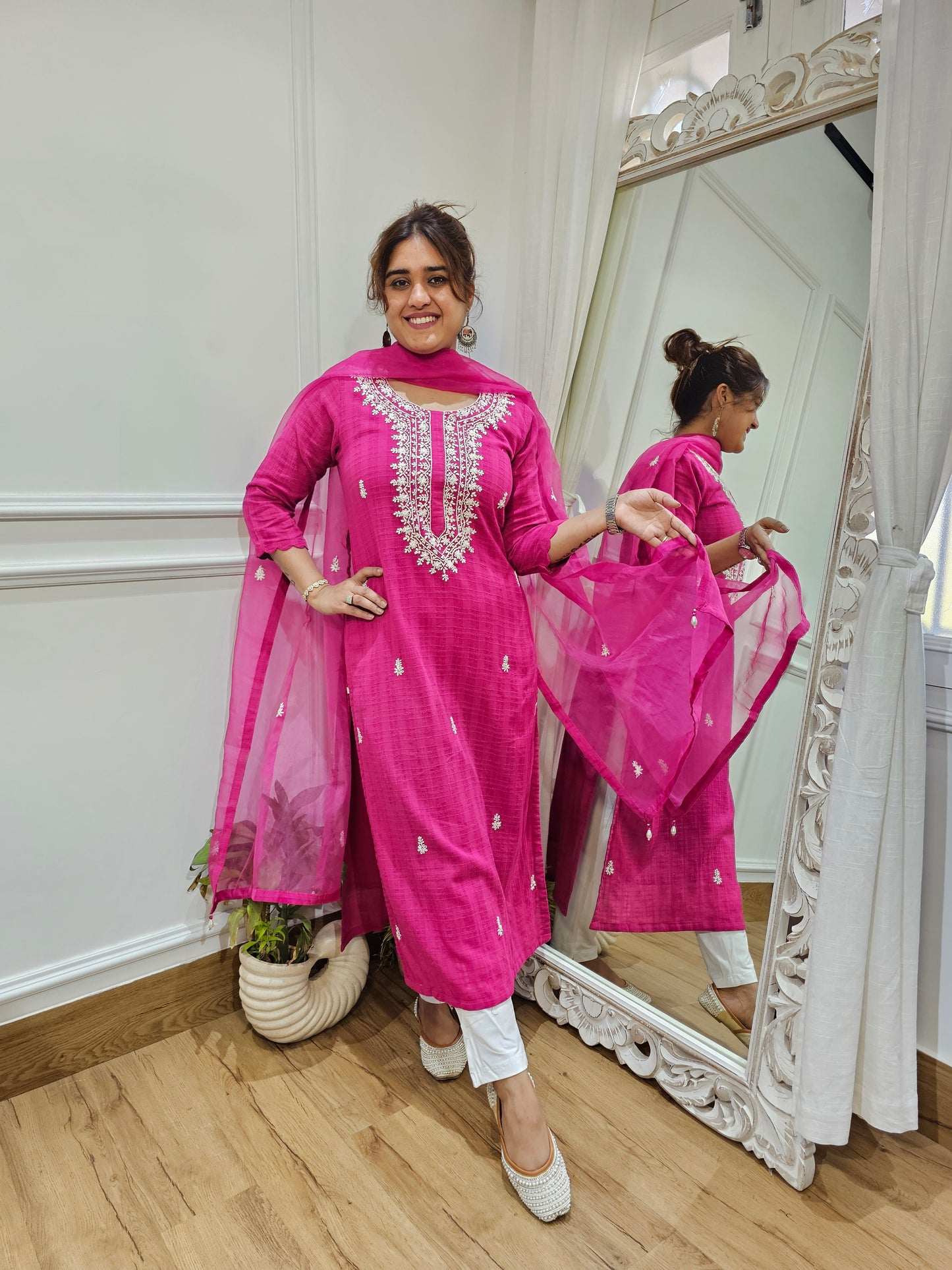 Jeenas red kurta and dupatta