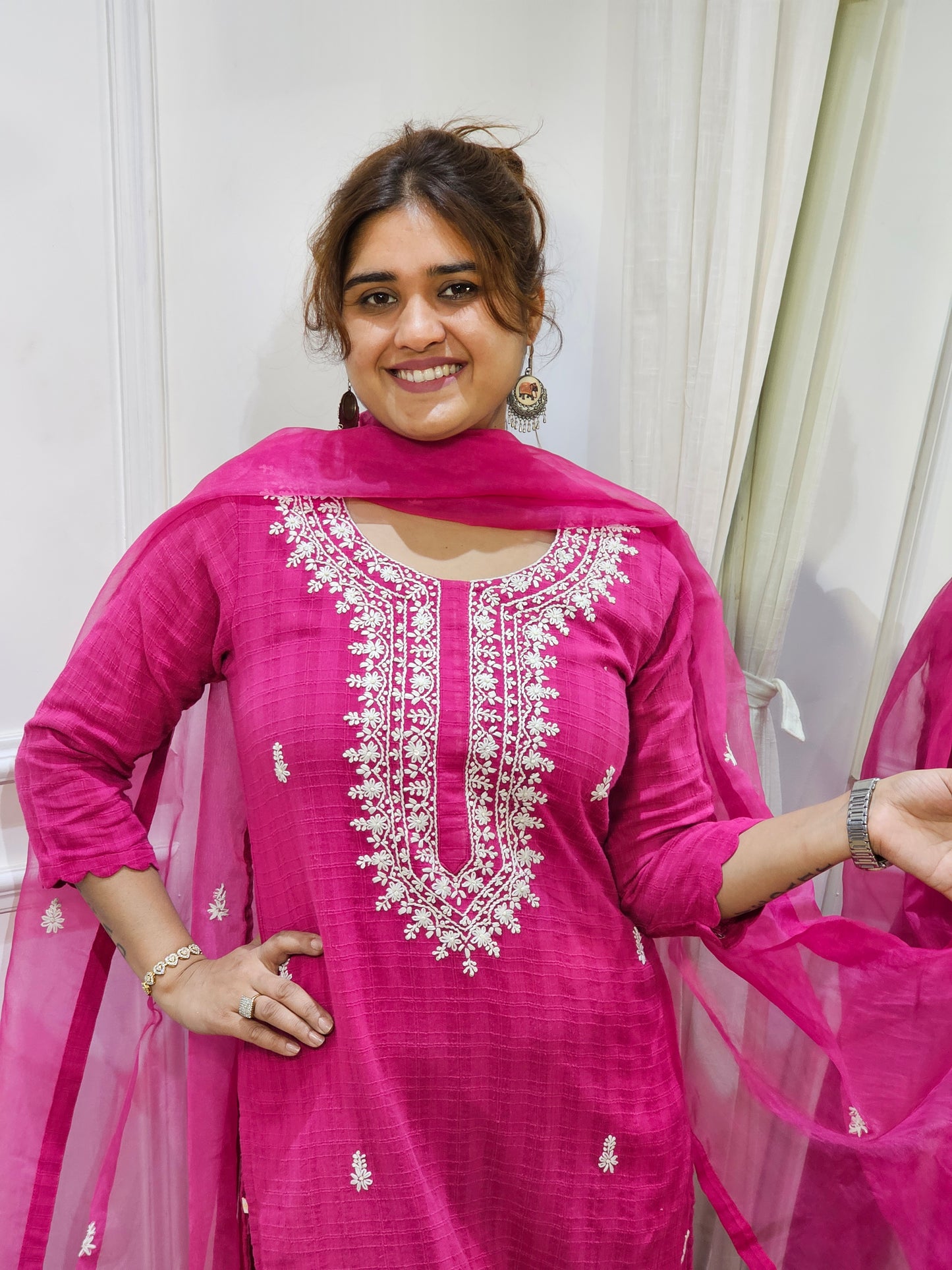 Jeenas red kurta and dupatta