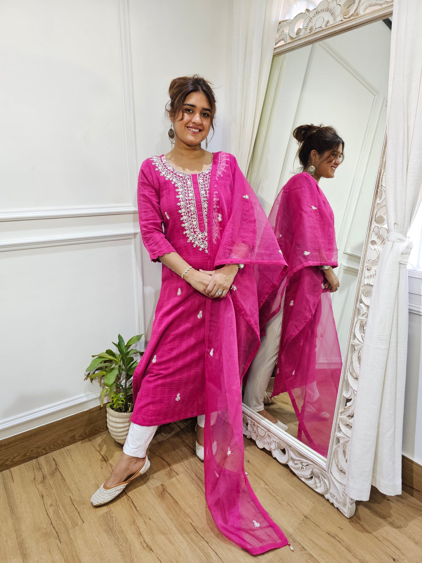 Jeenas red kurta and dupatta