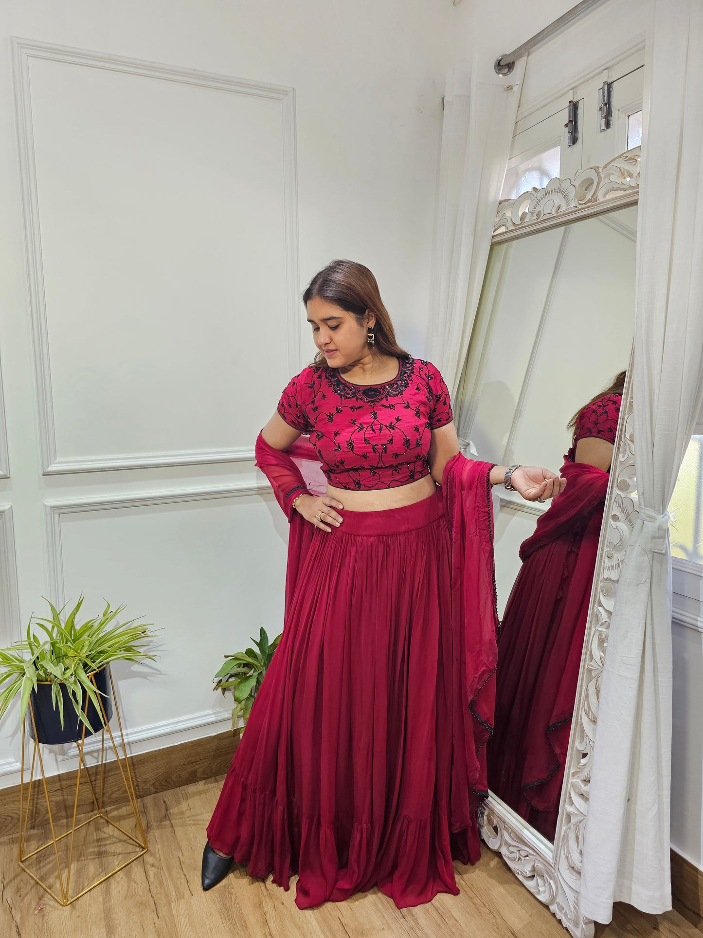 Jeenas marrun gorget lehnga