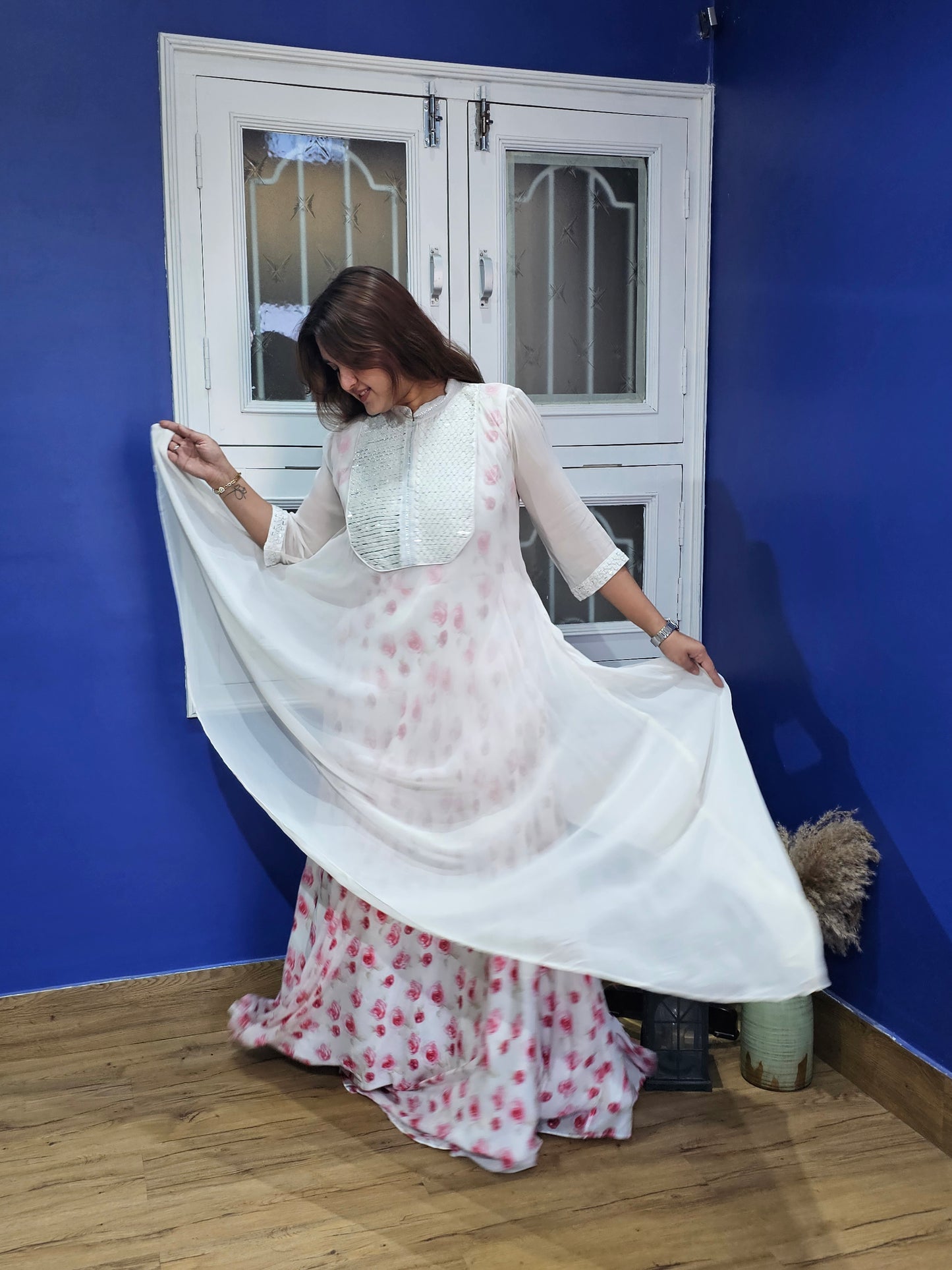 Jeenas white rose gown
