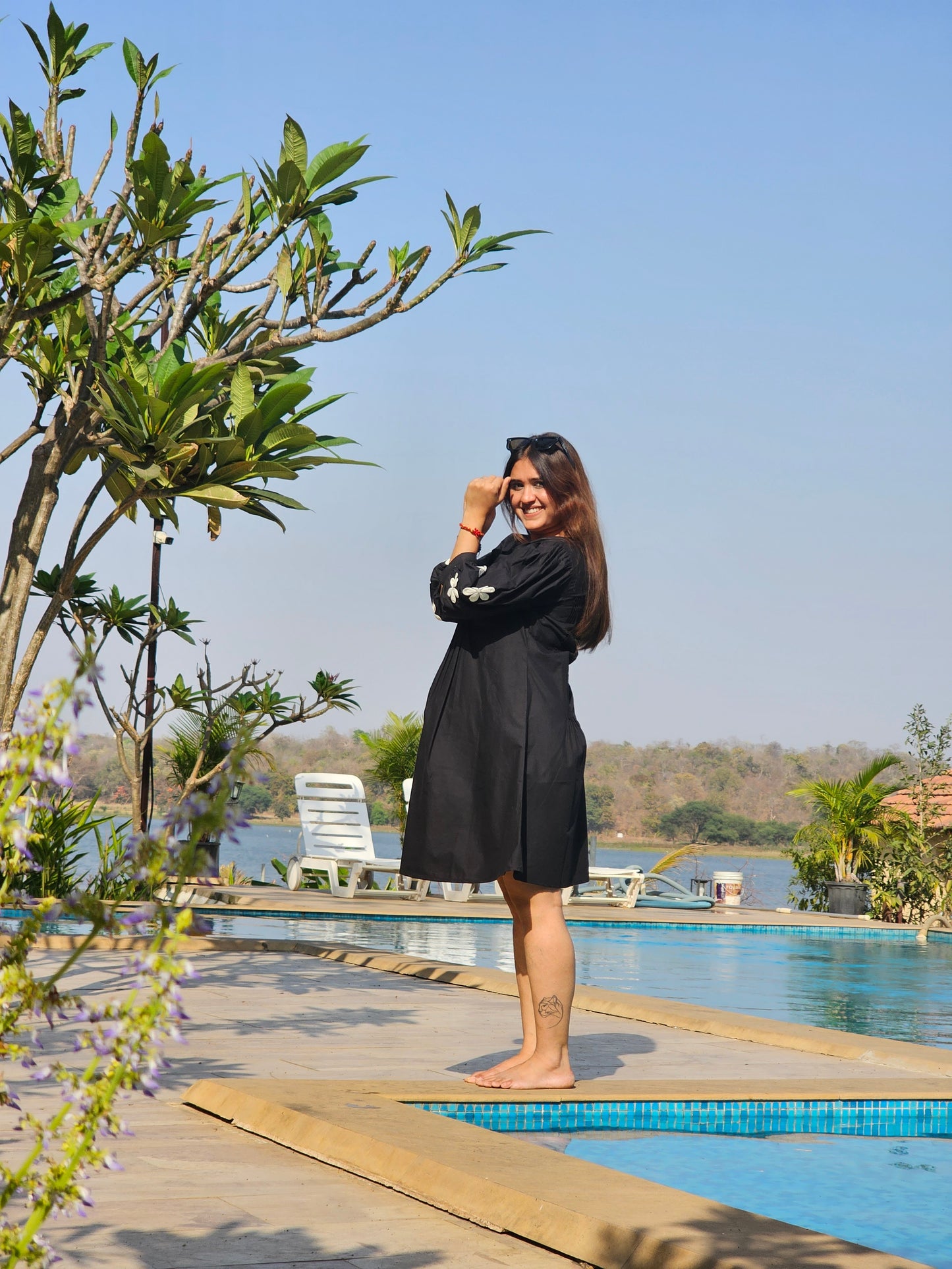 Jeenas solid tunic