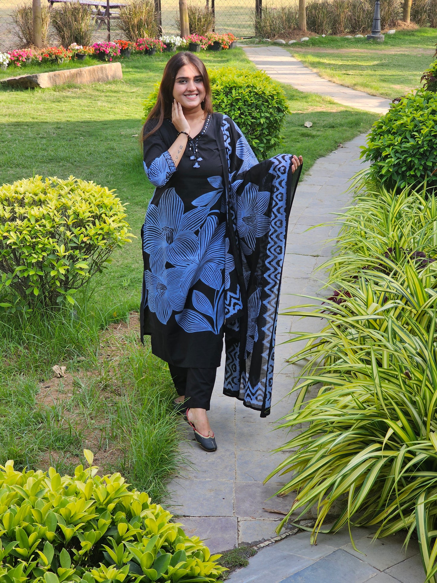 Jeenas flower print straight suit set