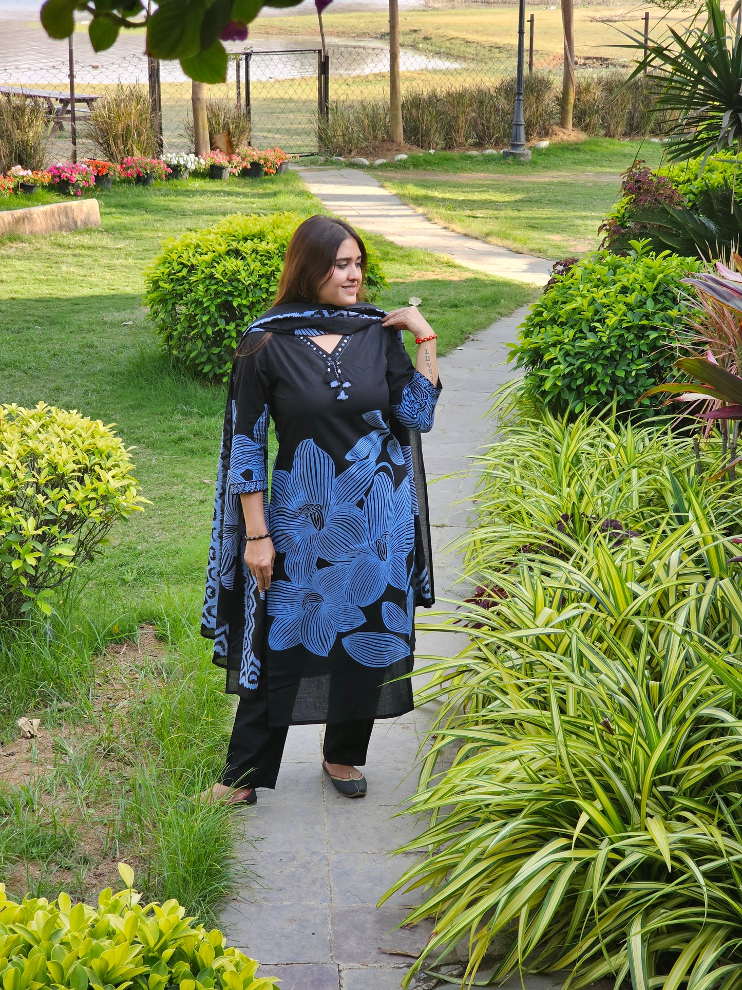 Jeenas flower print straight suit set