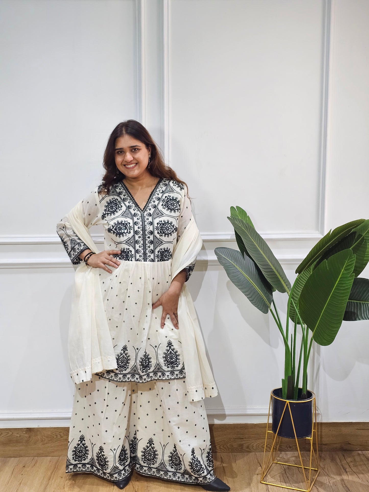 Jeenas ivory black embroidered suit set