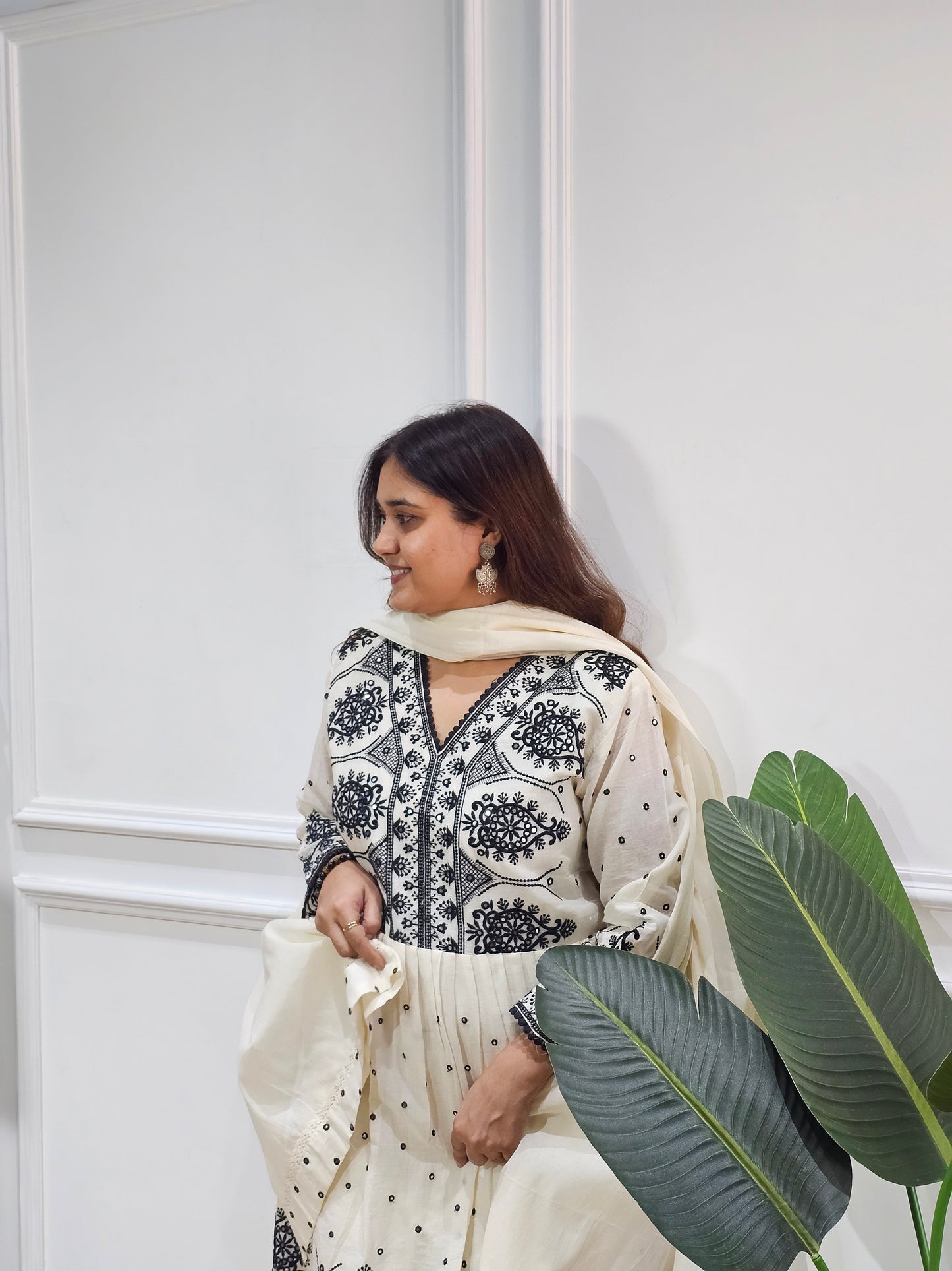 Jeenas ivory black embroidered suit set
