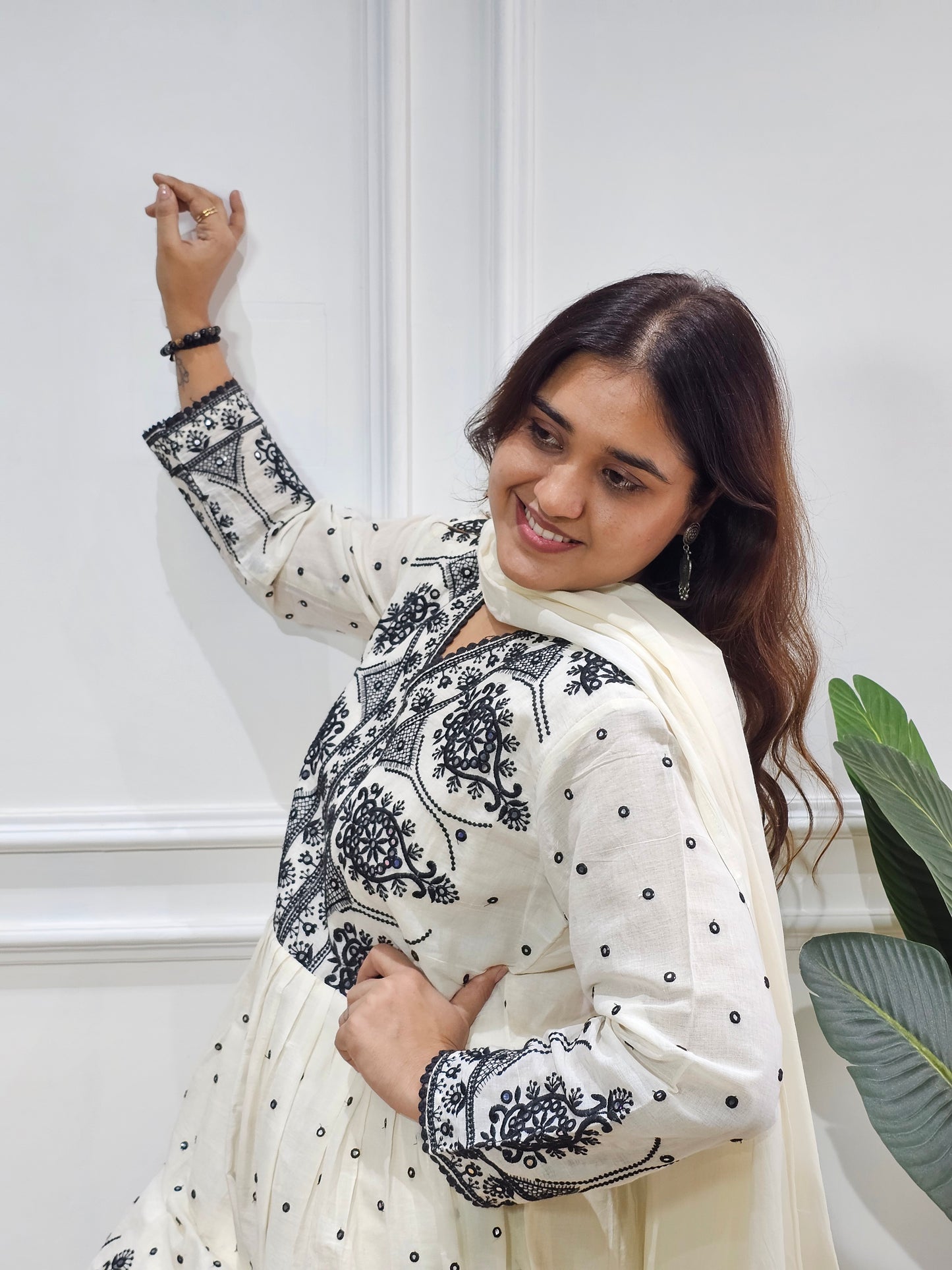 Jeenas ivory black embroidered suit set