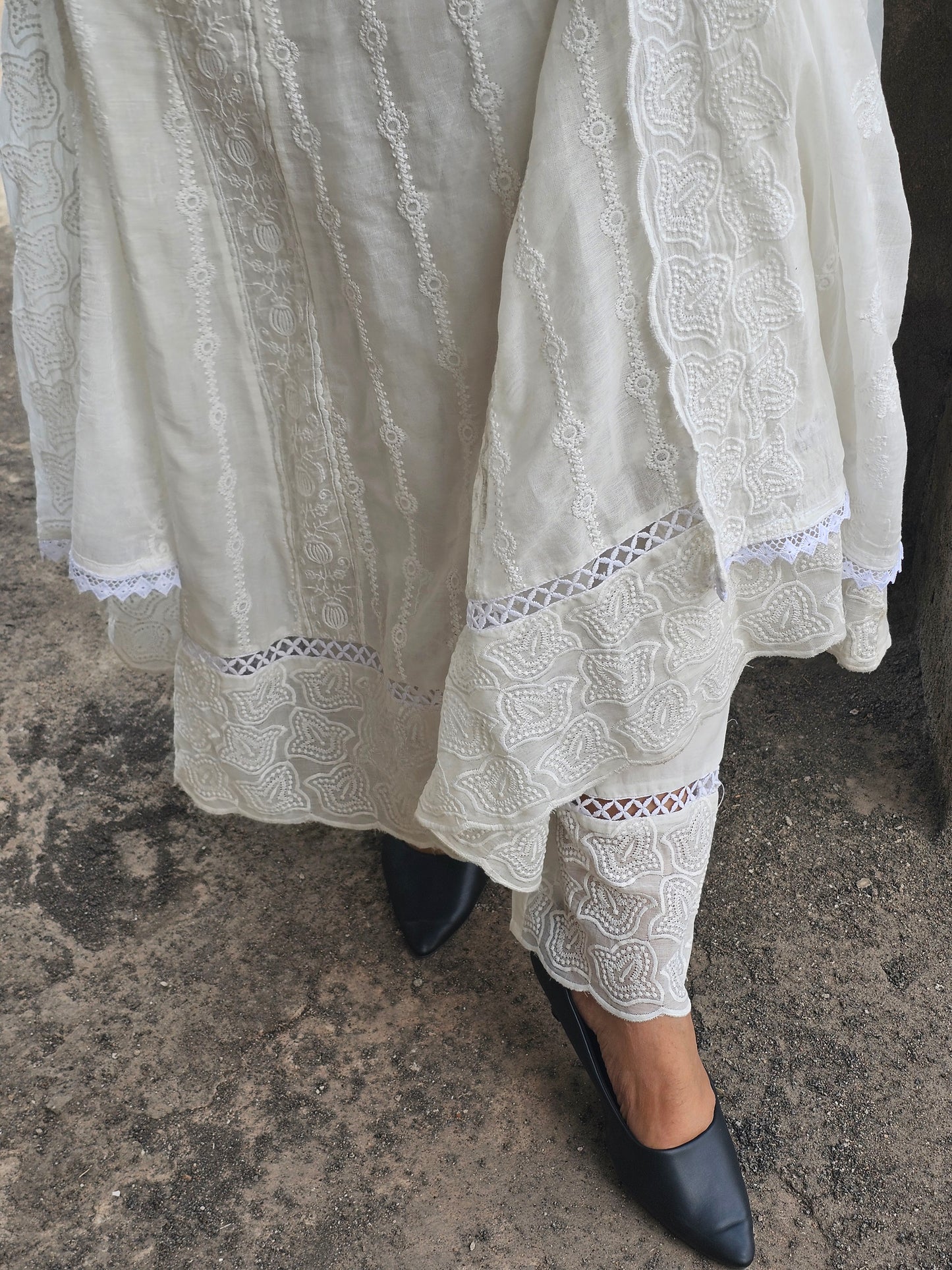 Jeenas white anarkali suit set
