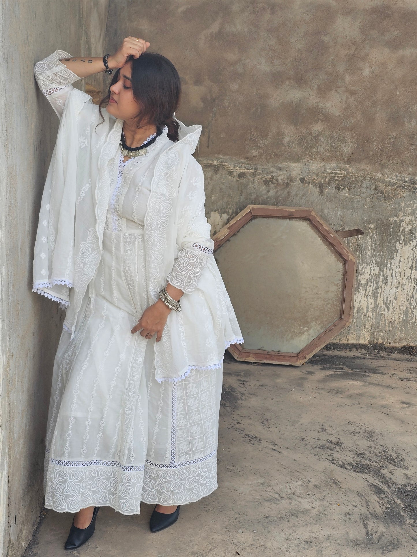Jeenas white anarkali suit set