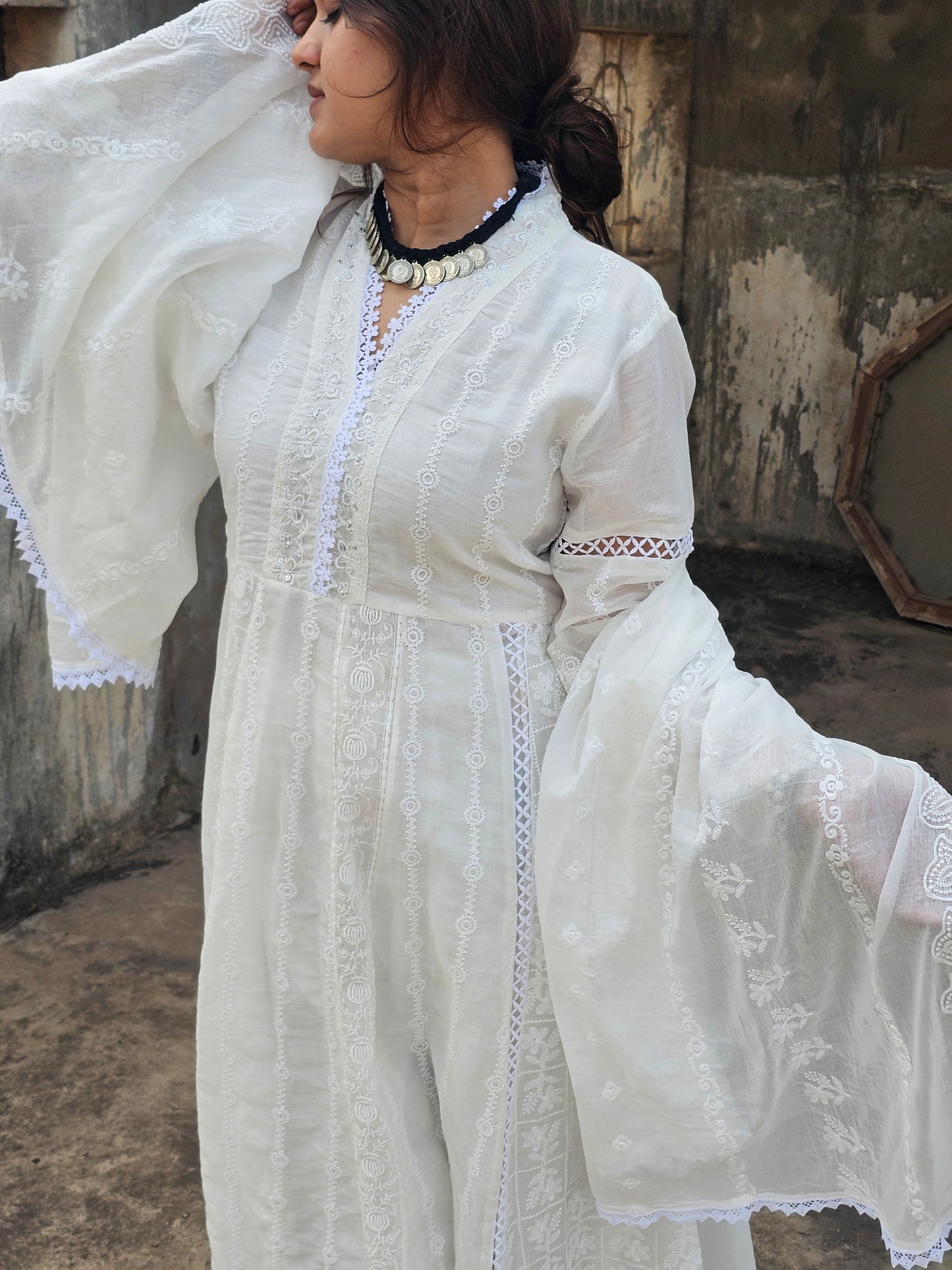 Jeenas white anarkali suit set