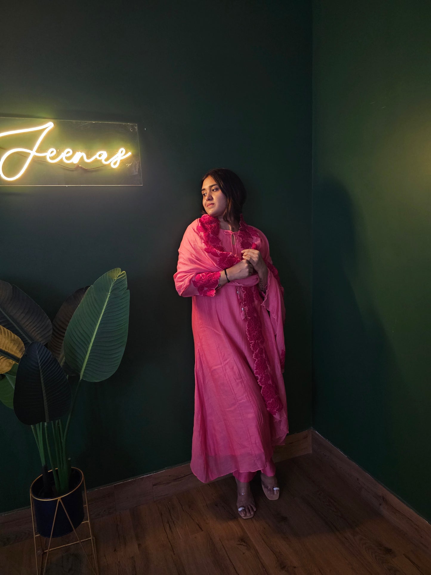 Jeenas embroidery suit set