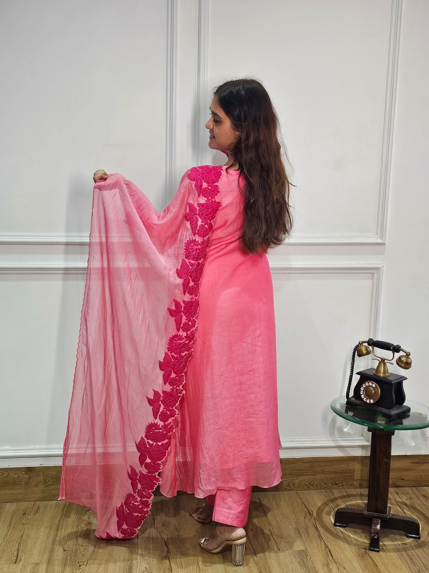 Jeenas embroidery suit set