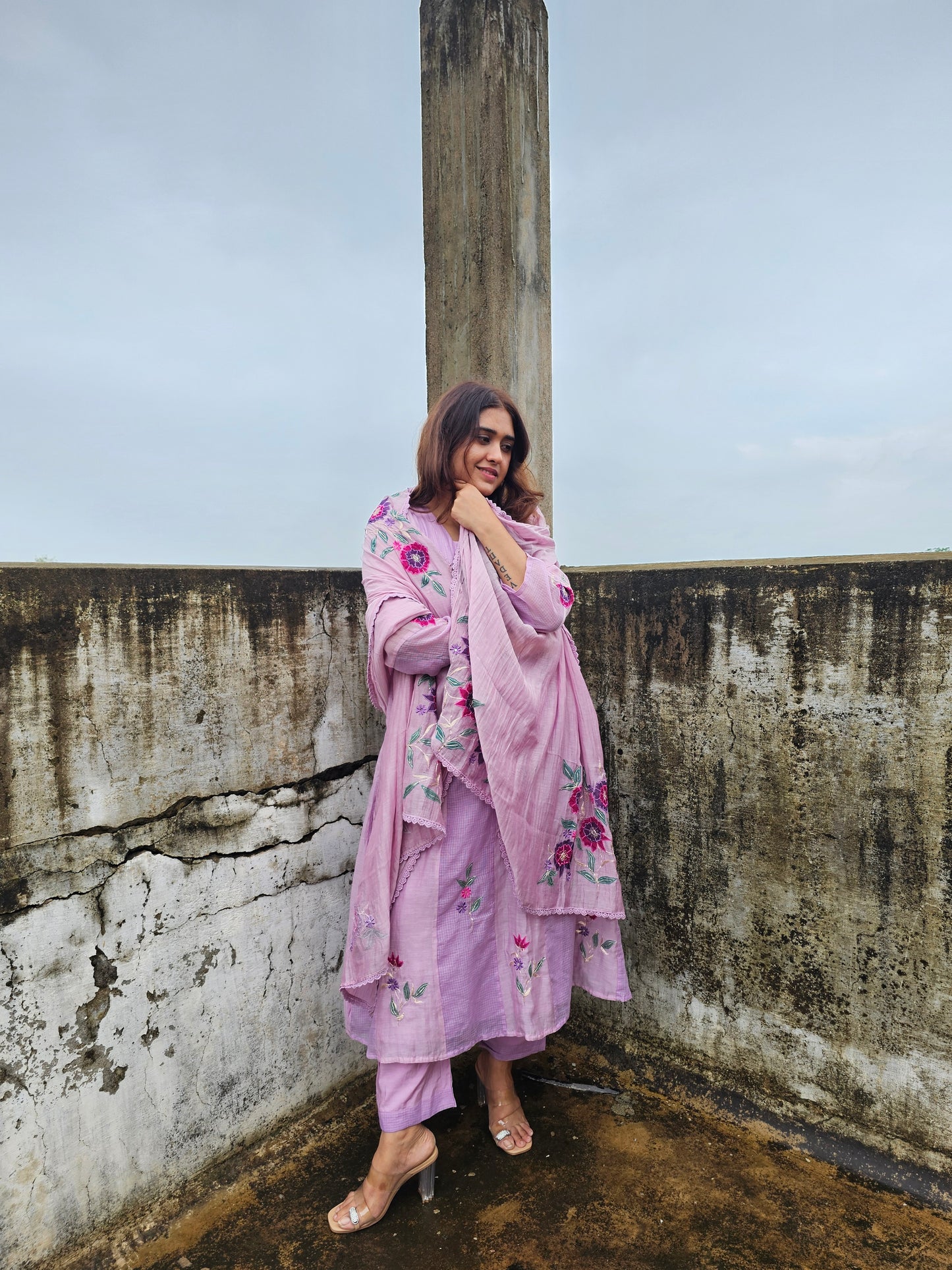 Jeenas embroidery suit set