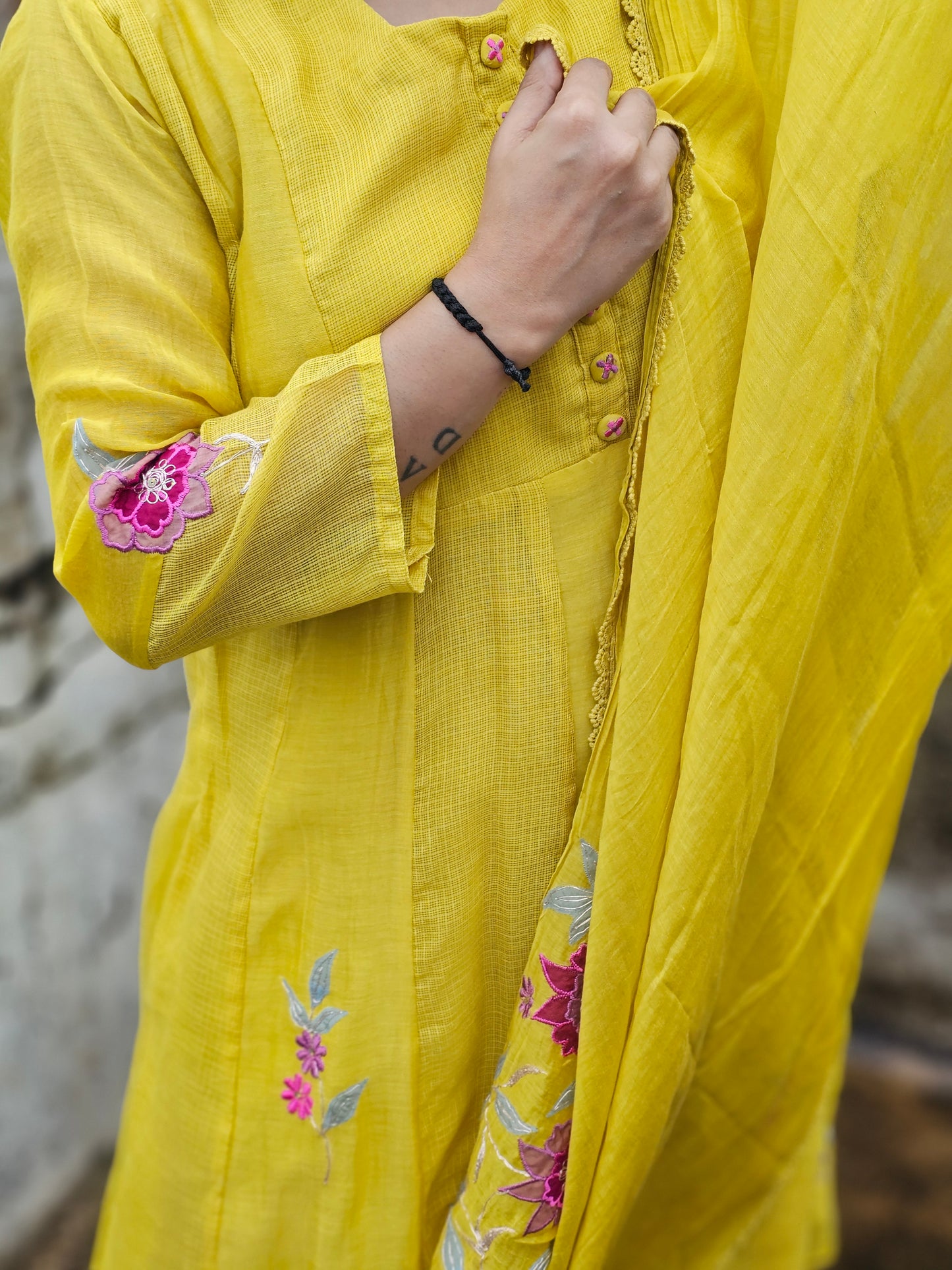 Jeenas embroidery suit set