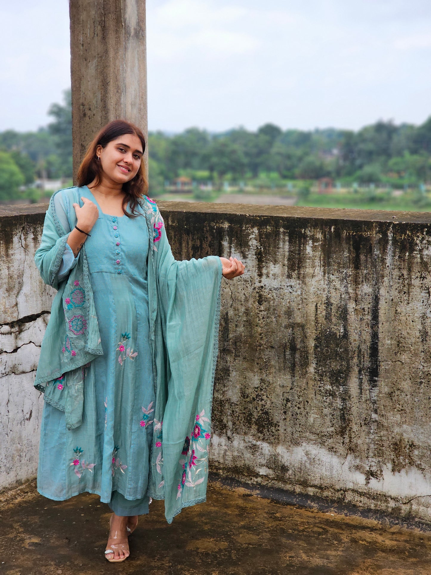 Jeenas embroidery suit set