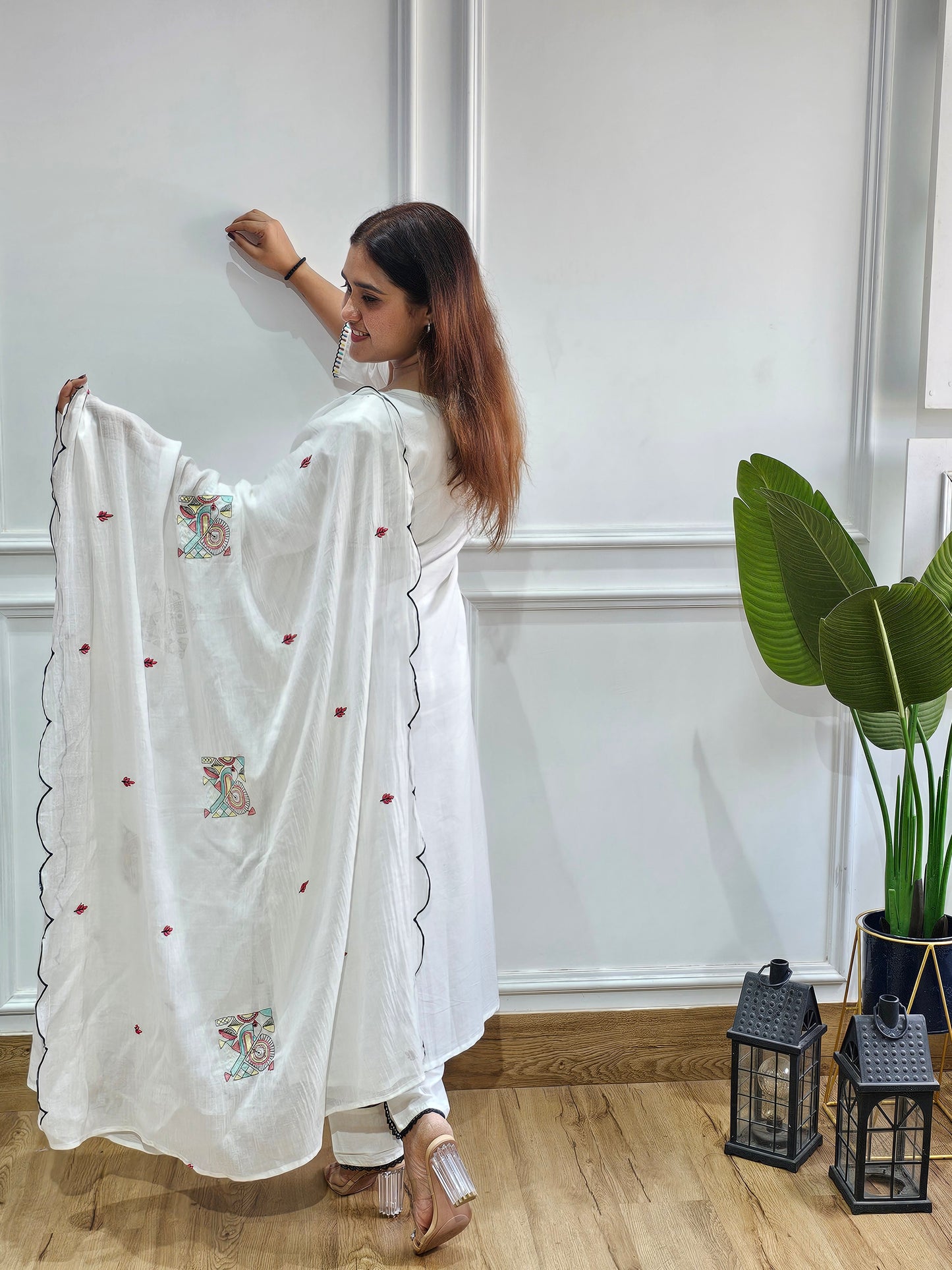 Jeenas embroidery suit set
