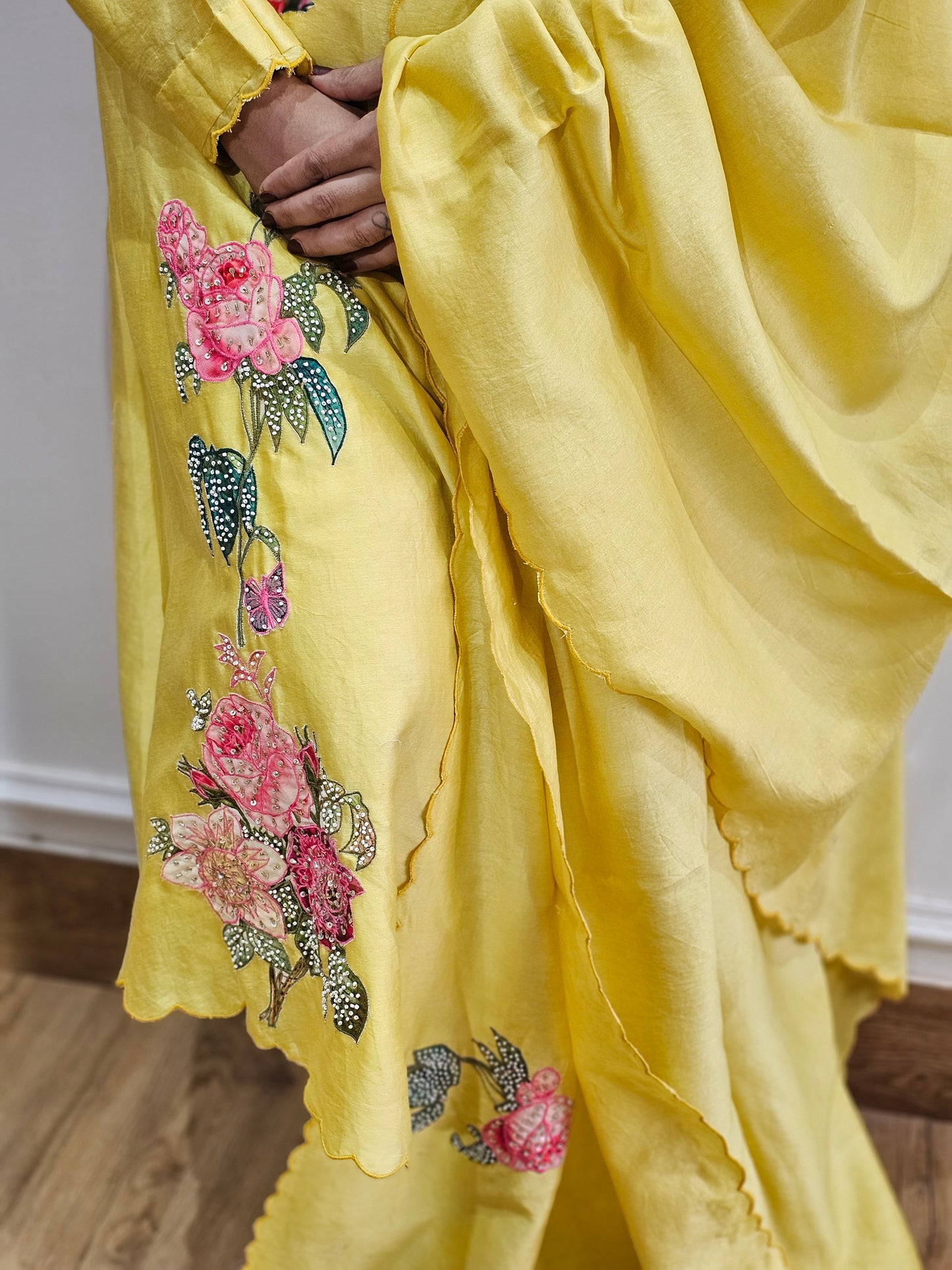 Jeenas embroidery suit set