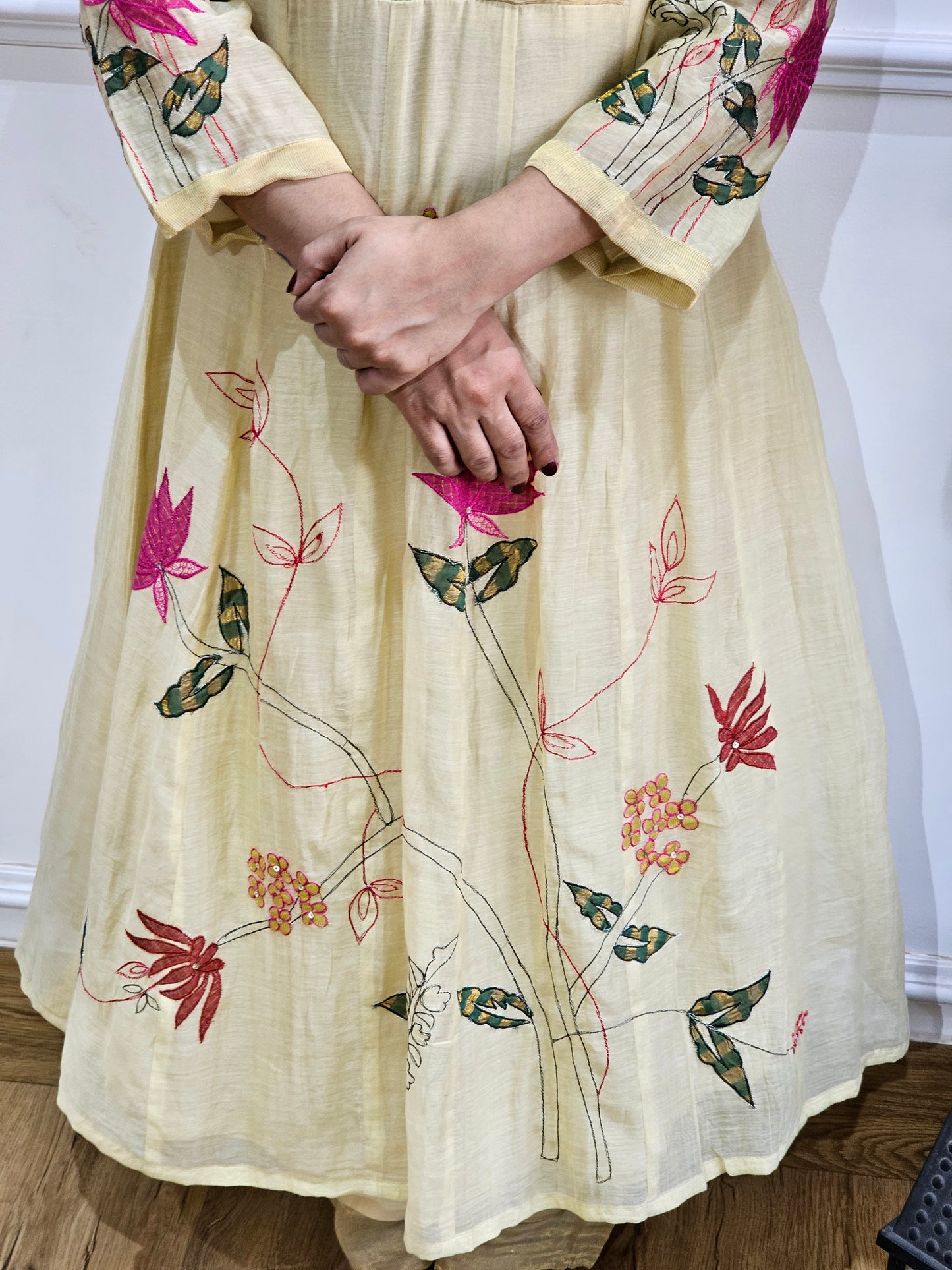 Jeenas embroidery suit set
