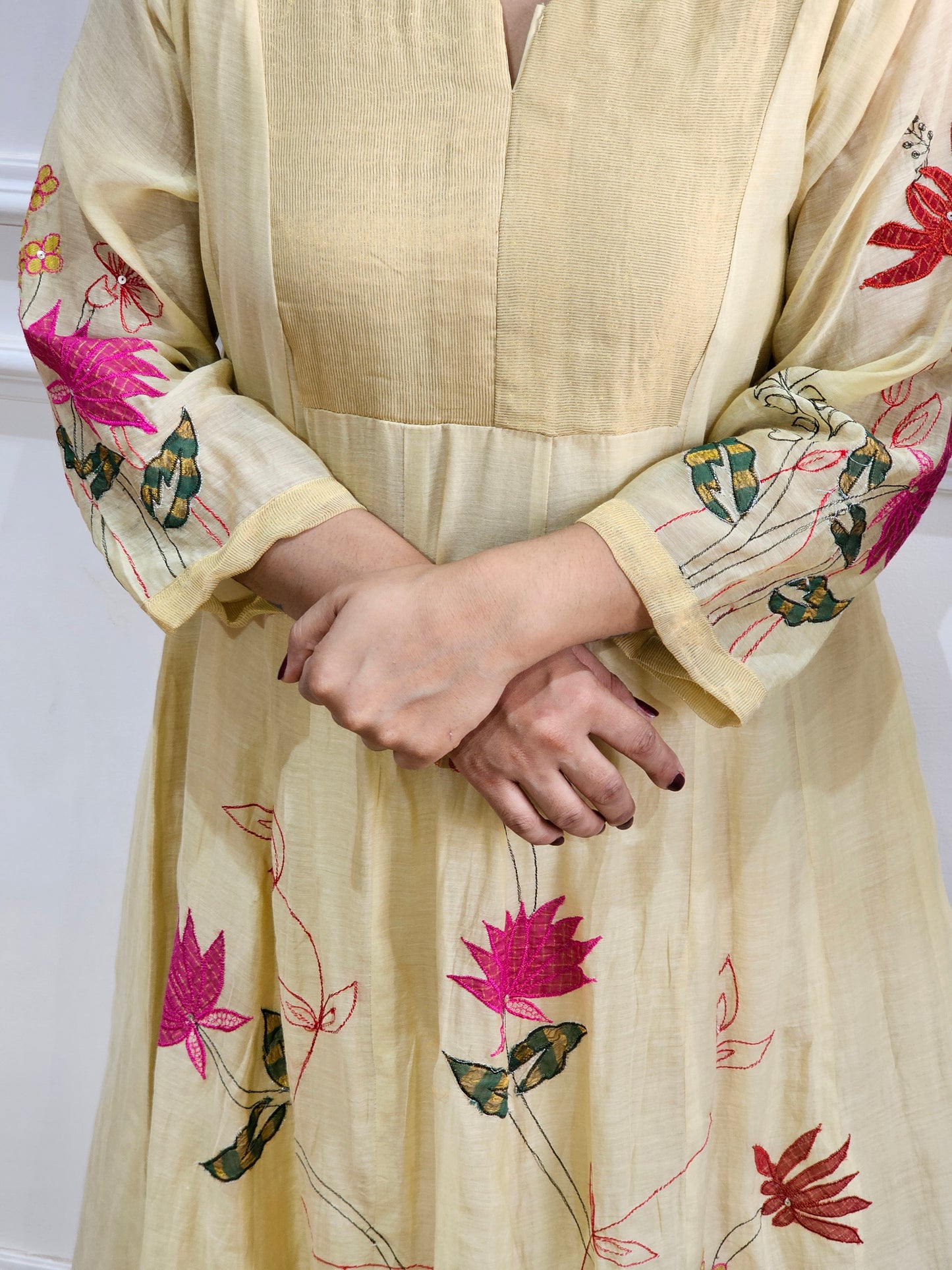Jeenas embroidery suit set