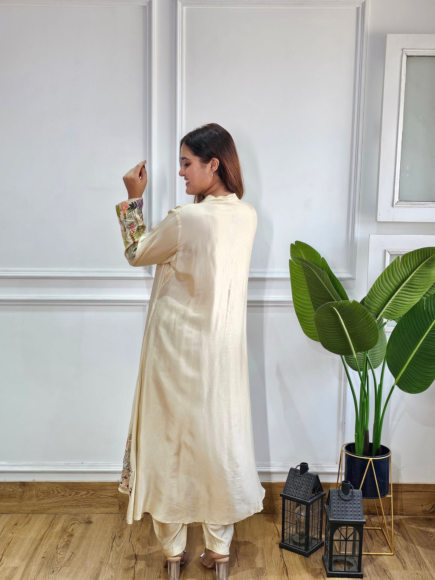 Jeenas embroidery suit set