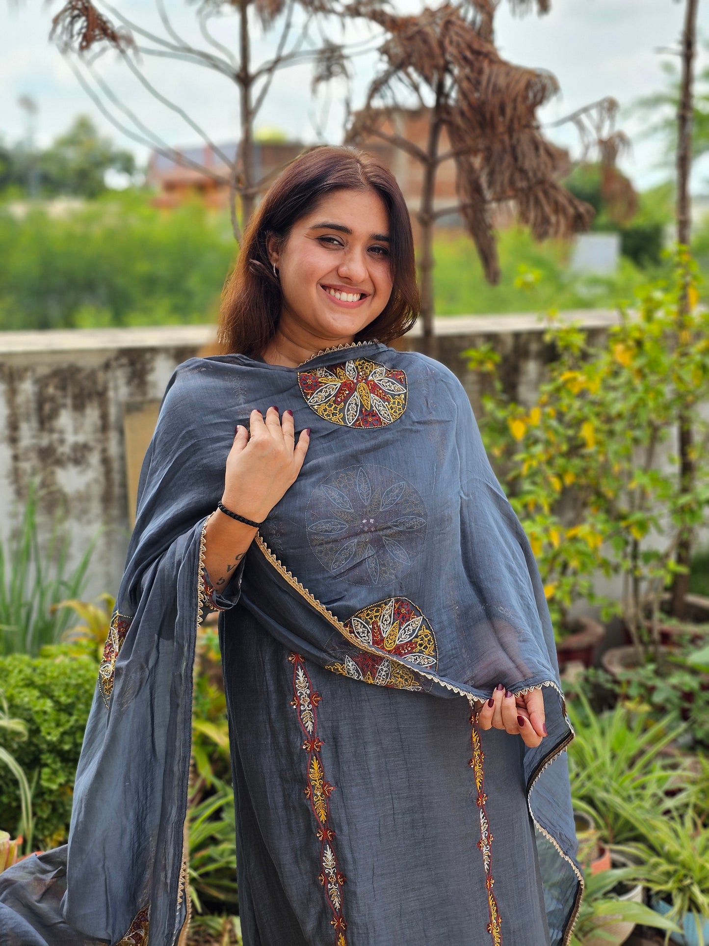 Jeenas embroidery suit set