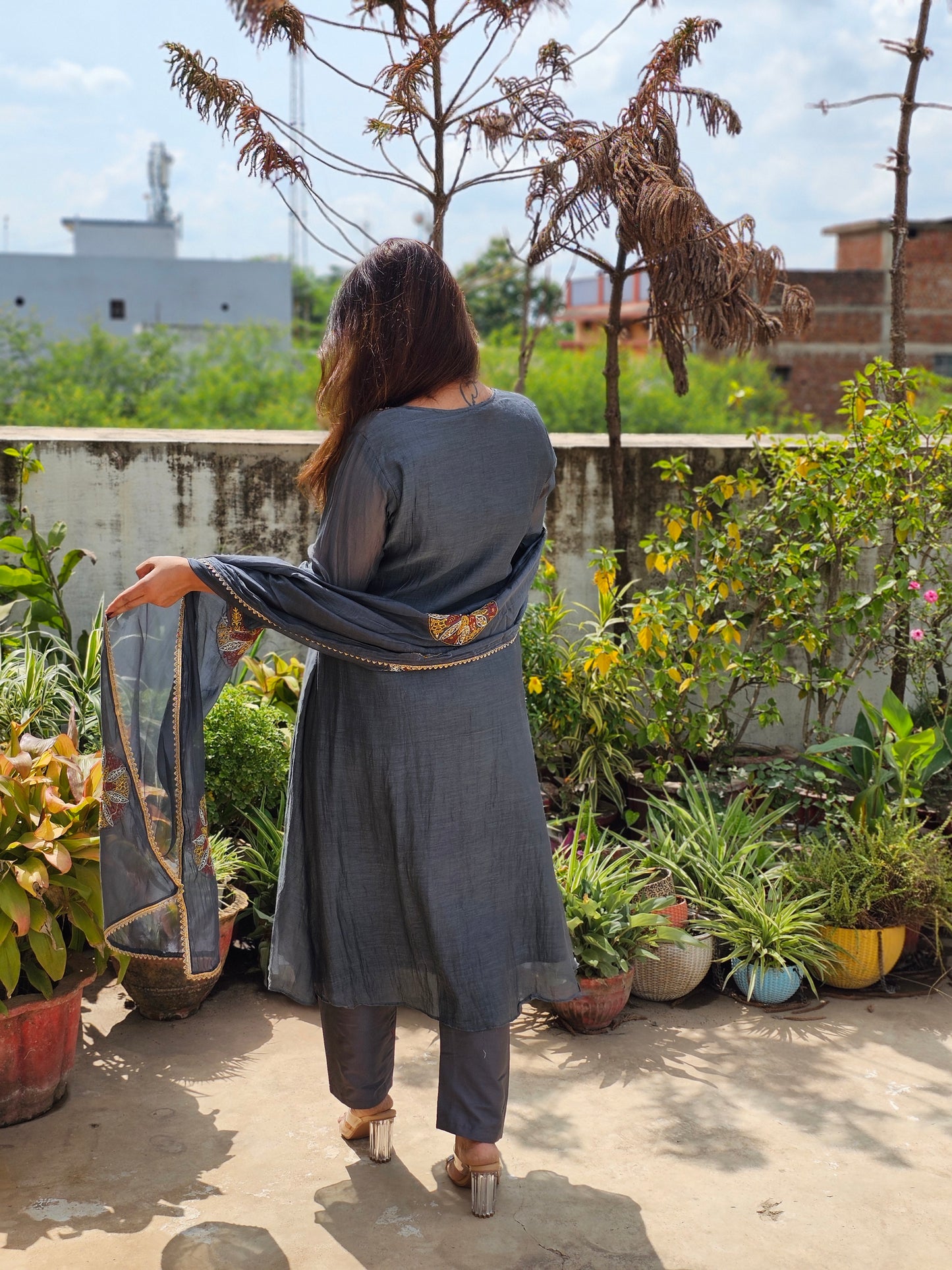 Jeenas embroidery suit set