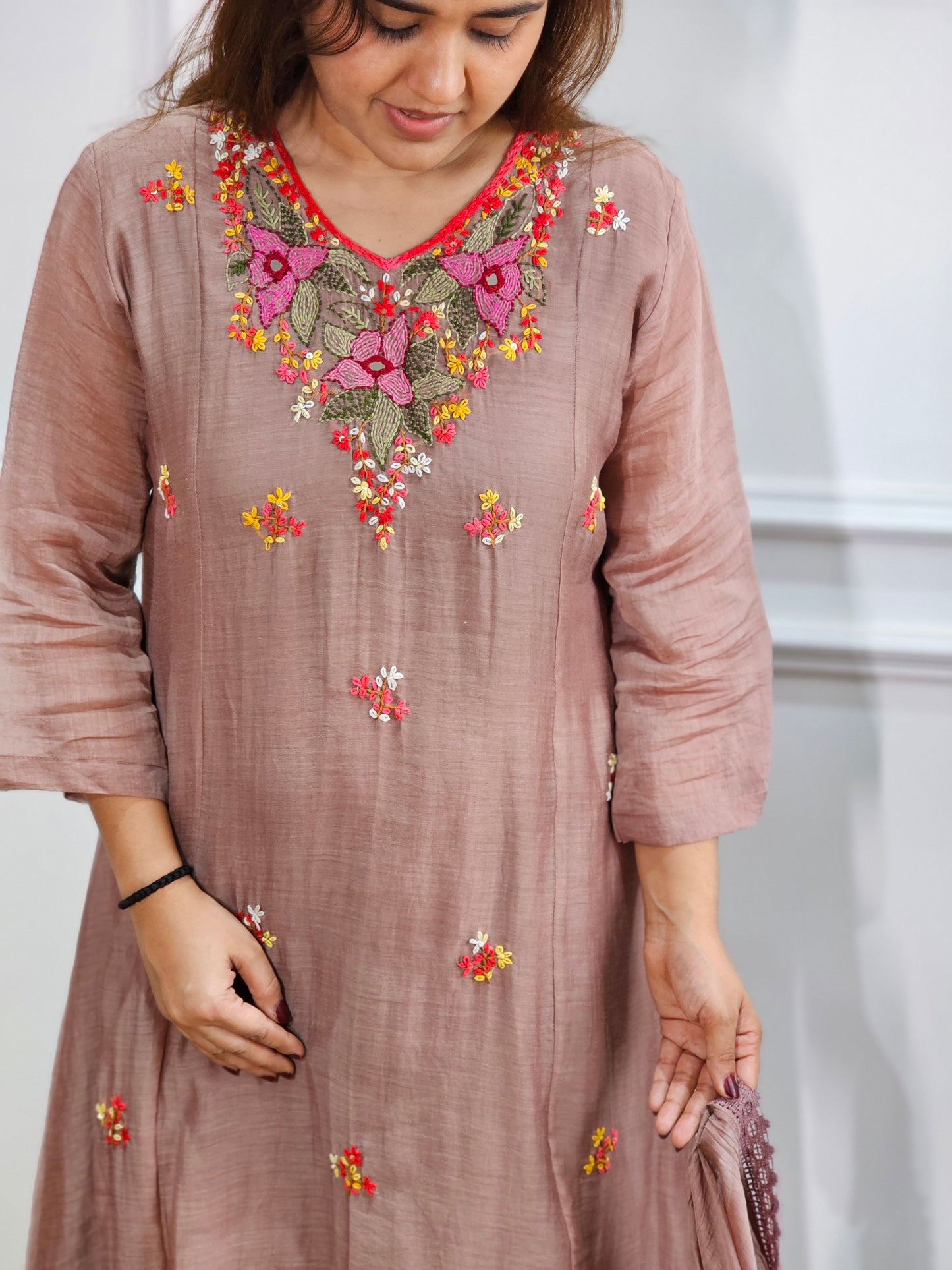 Jeenas embroidery suit set