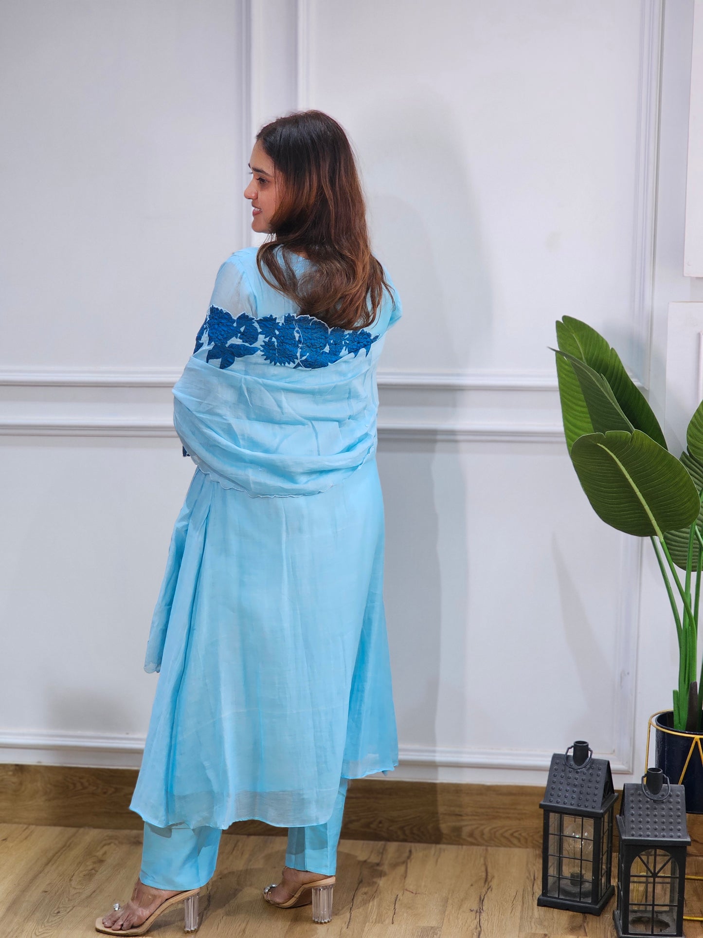 Jeenas embroidery suit set