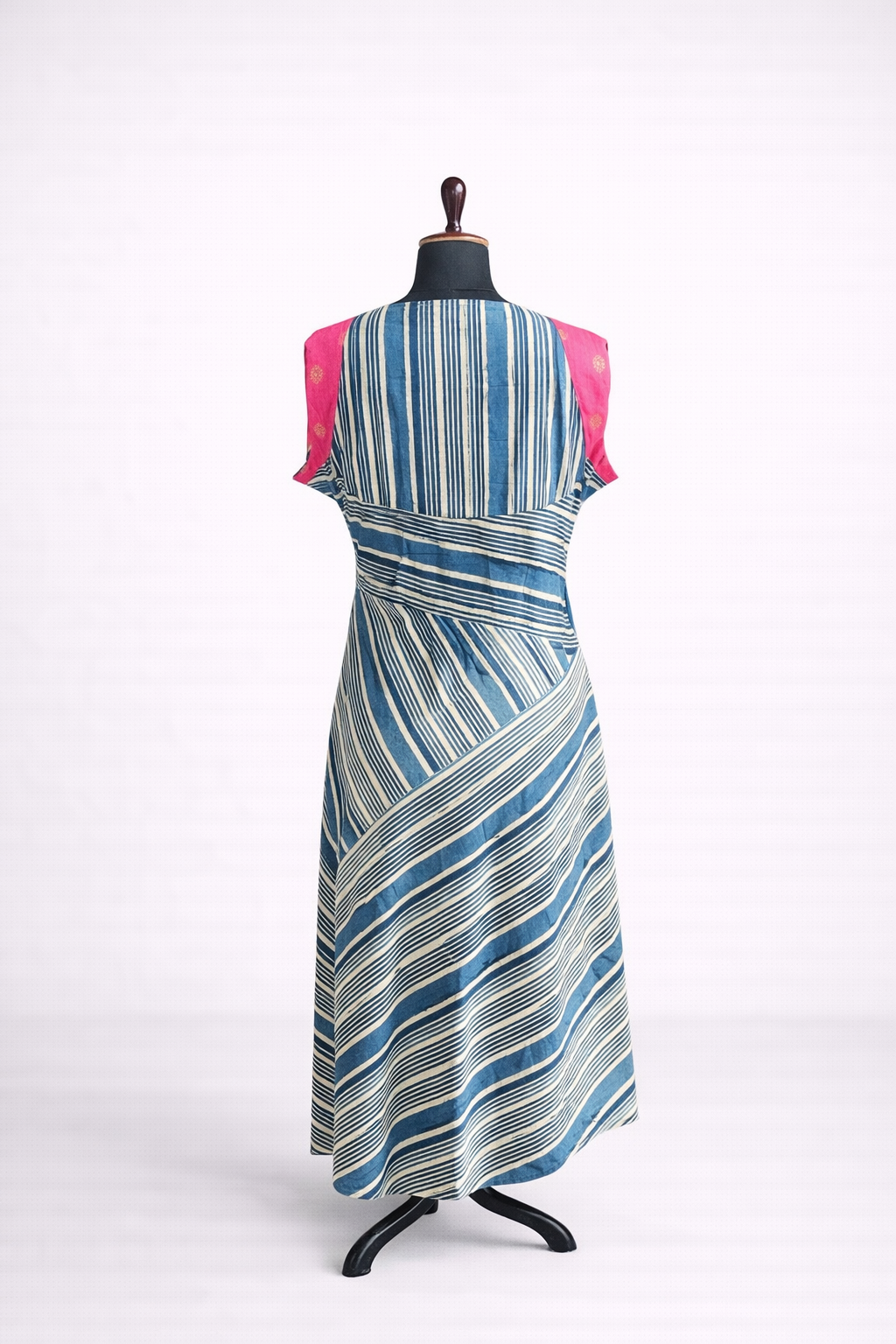 Jeenas Kurta