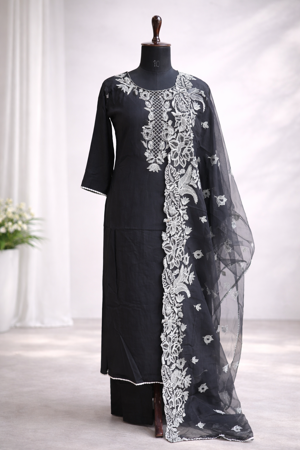 jeenas black and white kurta set
