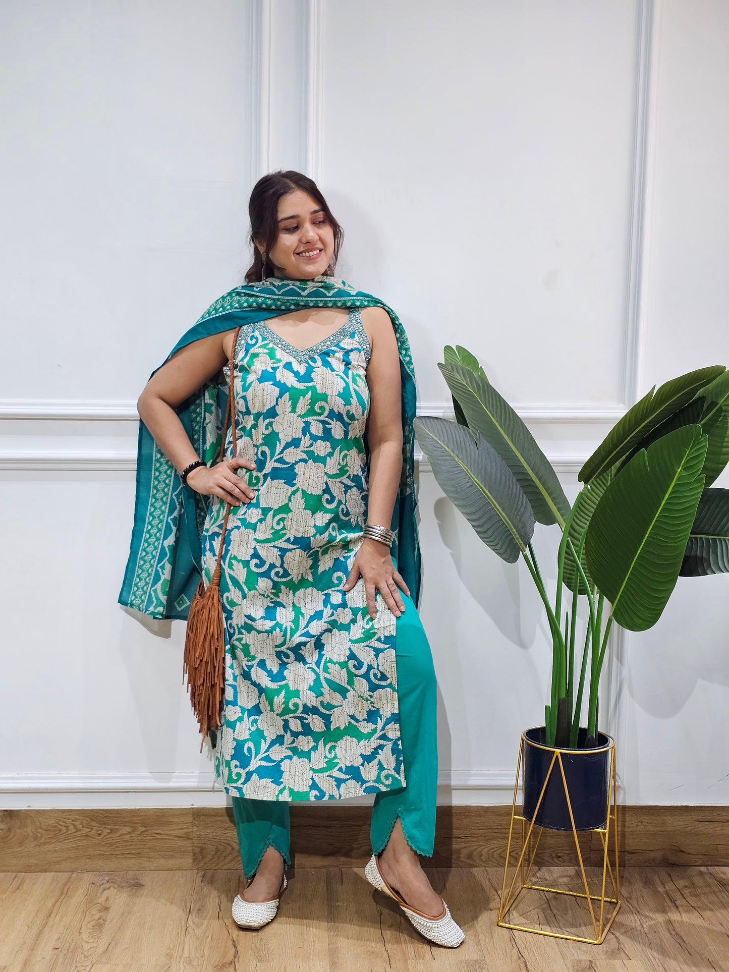 Jeenas floral cotton strap suit set