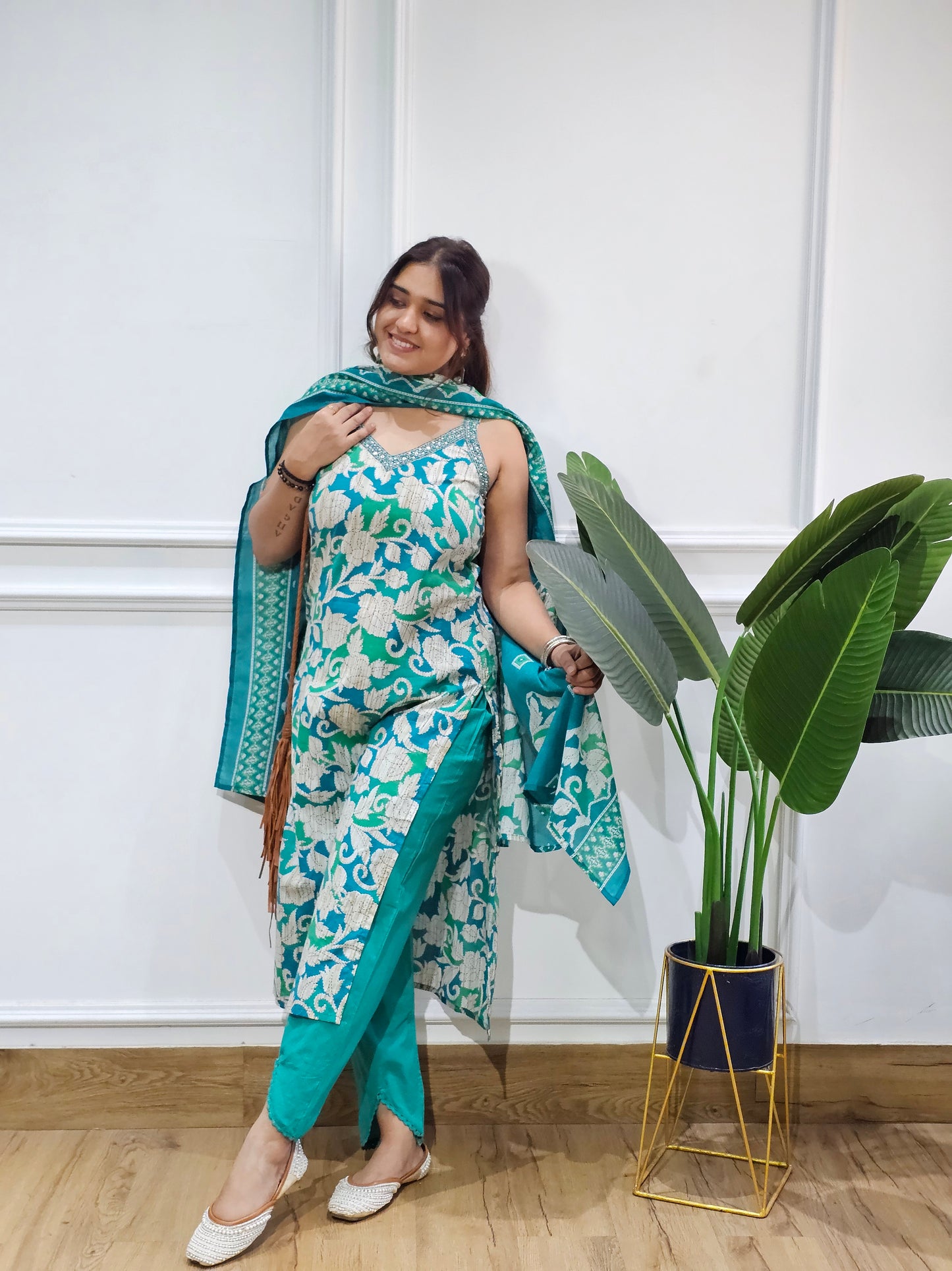 Jeenas floral cotton strap suit set