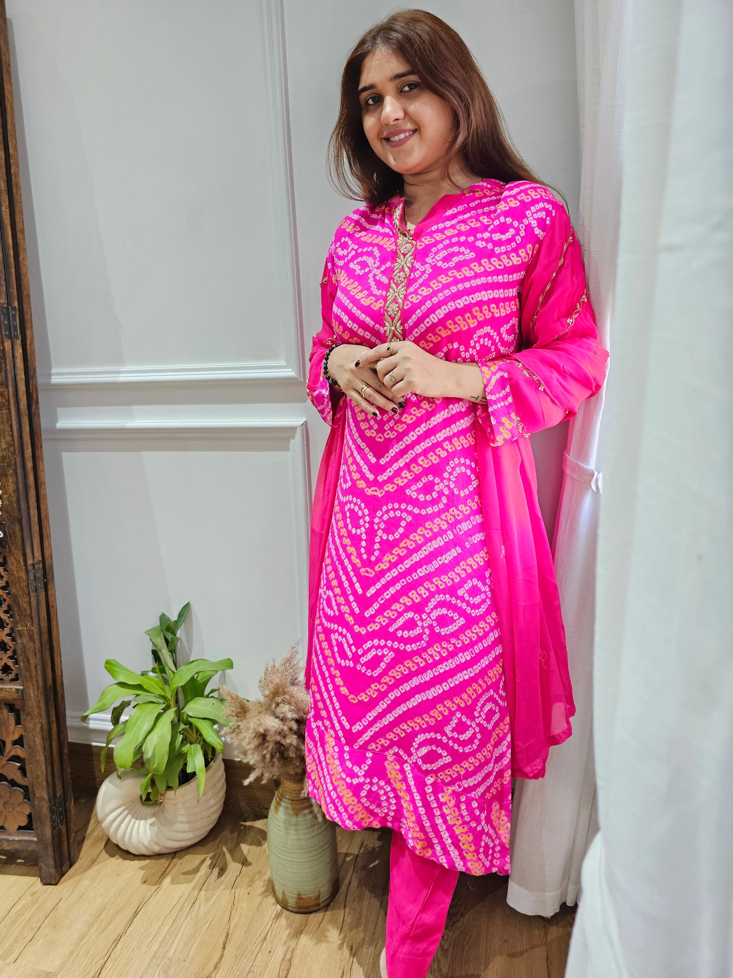 JEENAS pure gorget Bandhani Suit