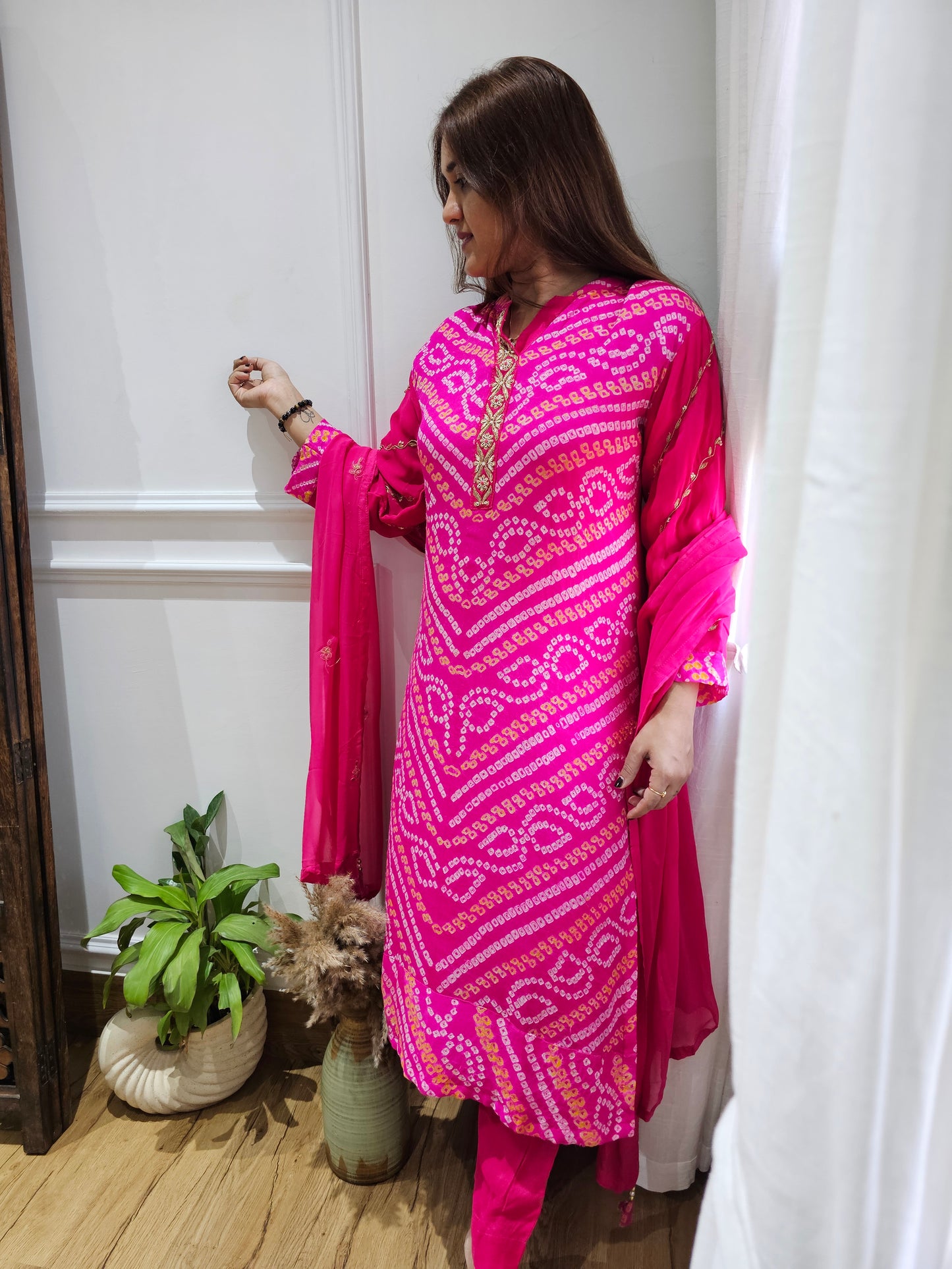 JEENAS pure gorget Bandhani Suit