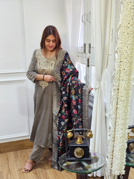 Jeenas velvet zari work suit