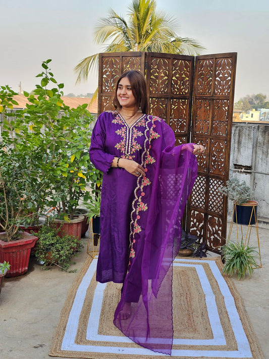 Jeenas silk gota work suit set