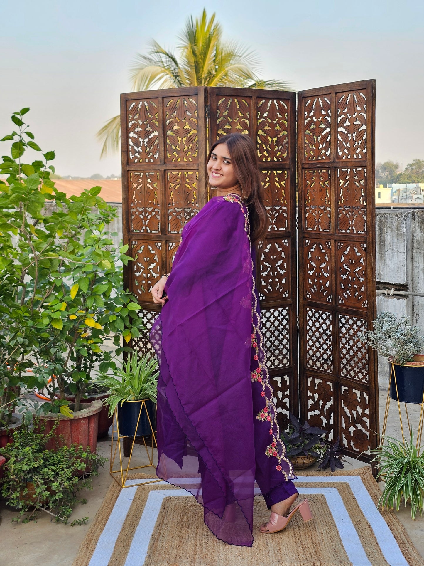 Jeenas silk gota work suit set