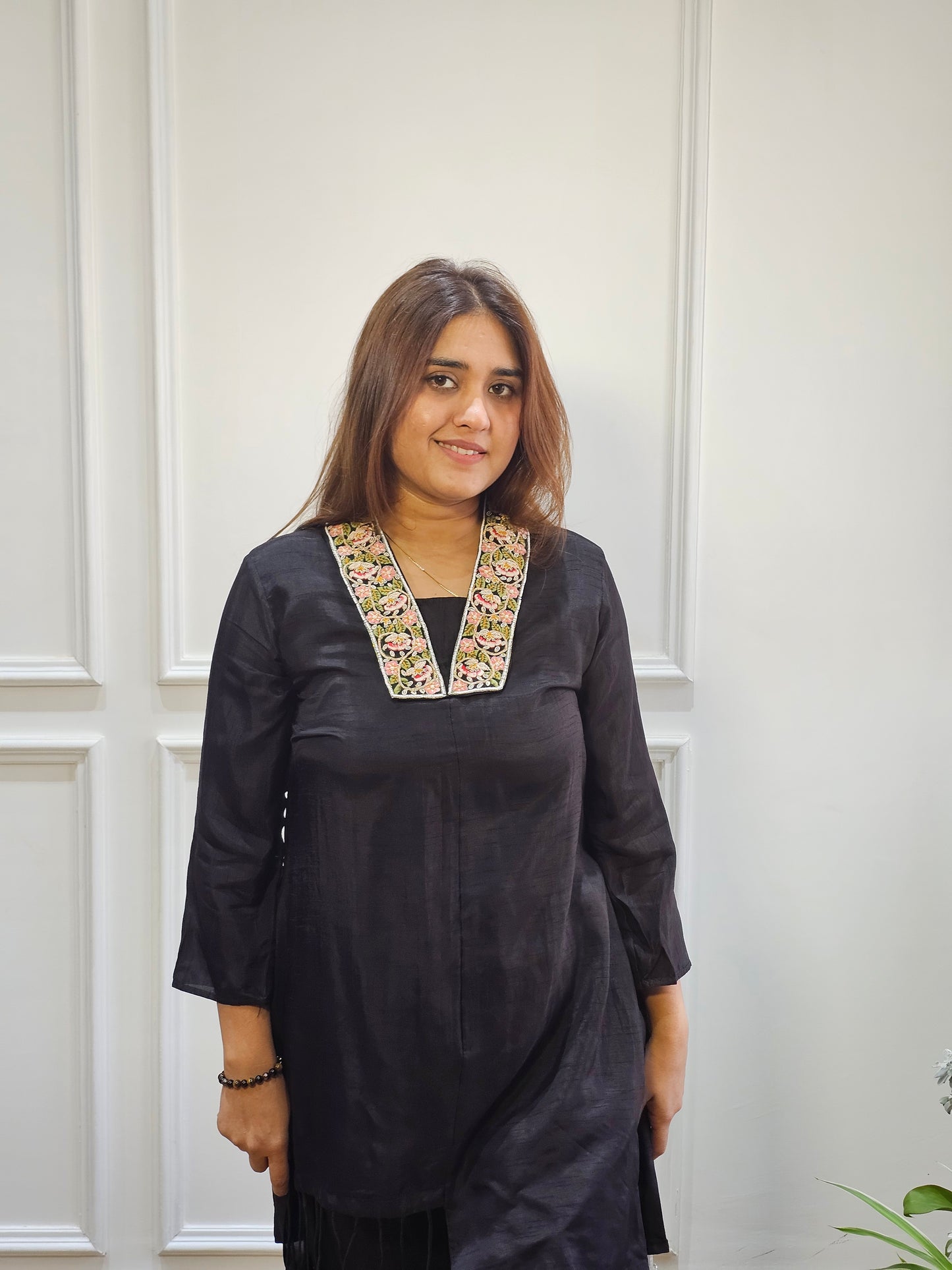 Jeenas embroiderd black cordset