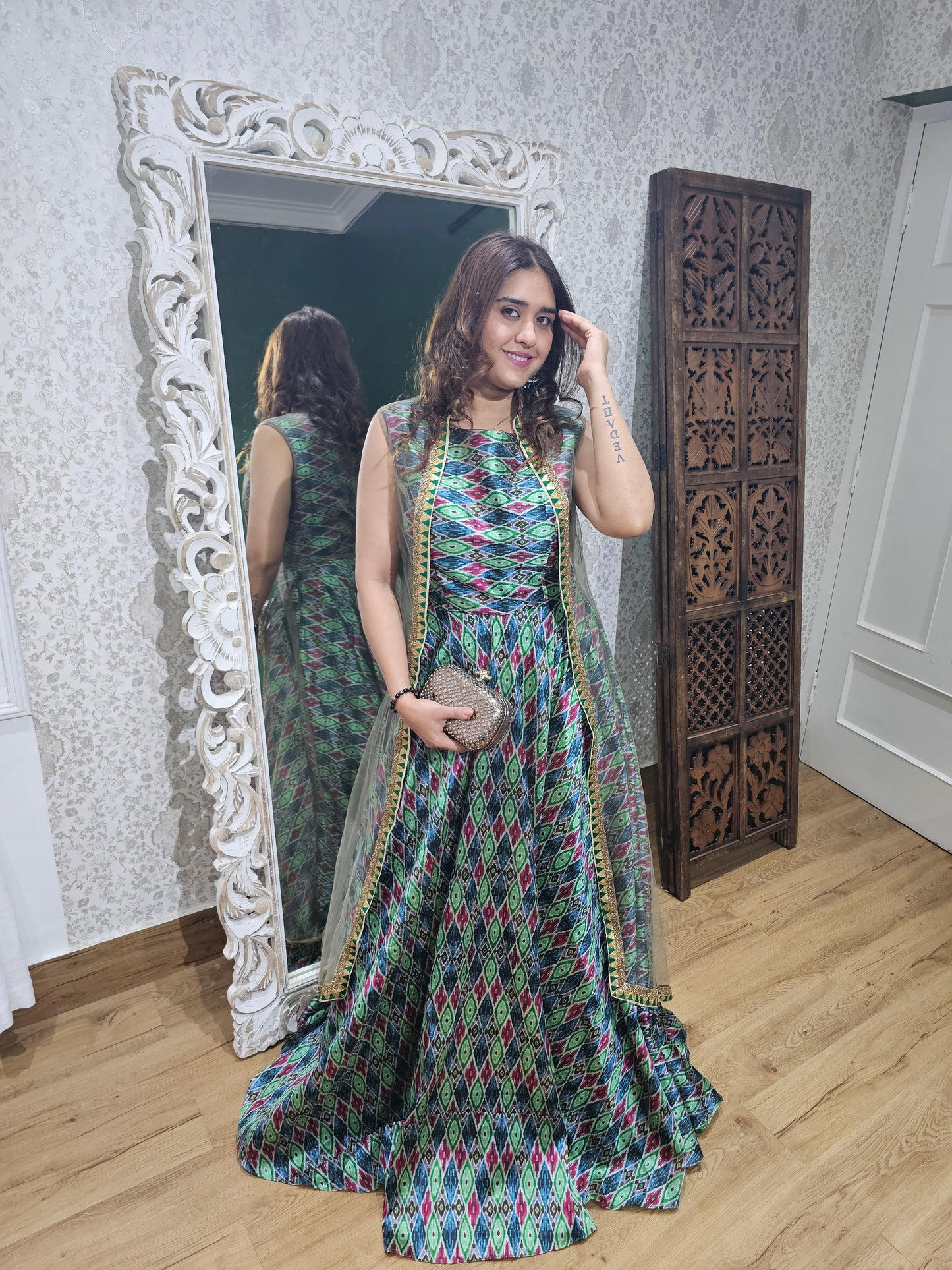jeenas Printed multi coloured &nbsp;pure silk gown