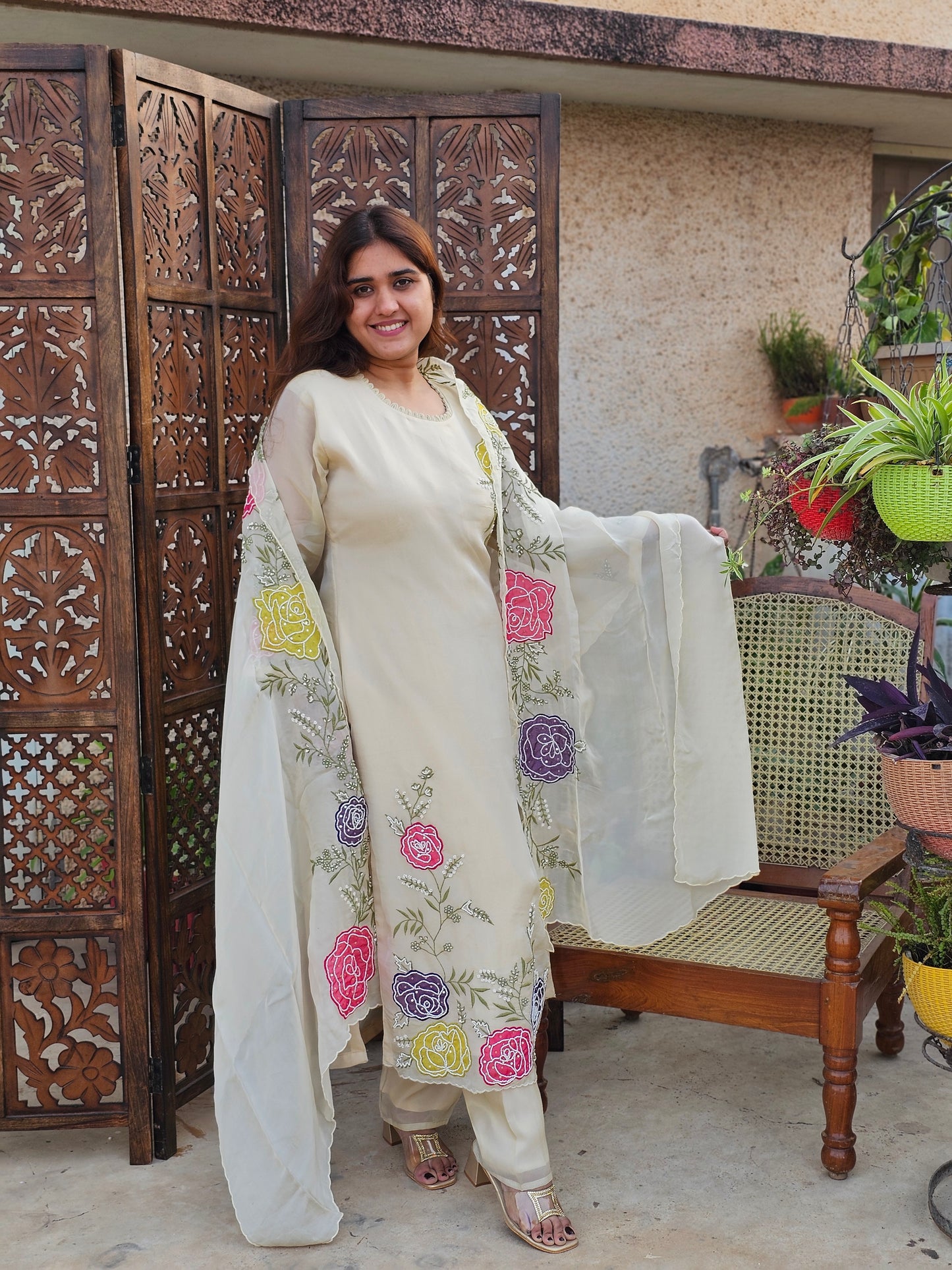 Jeenas Applique ivory suit set