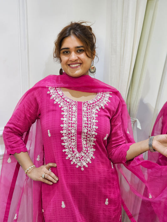 Jeenas red kurta and dupatta