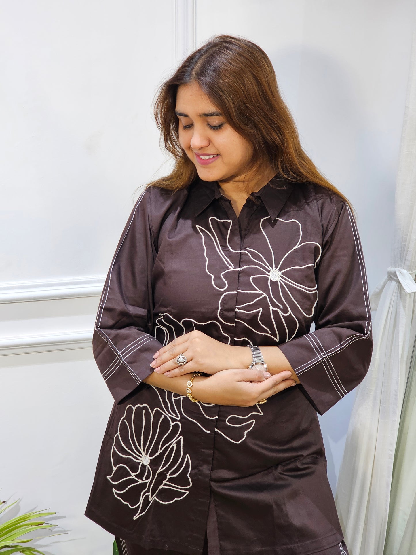 Jeenas brown thread detailed cordset