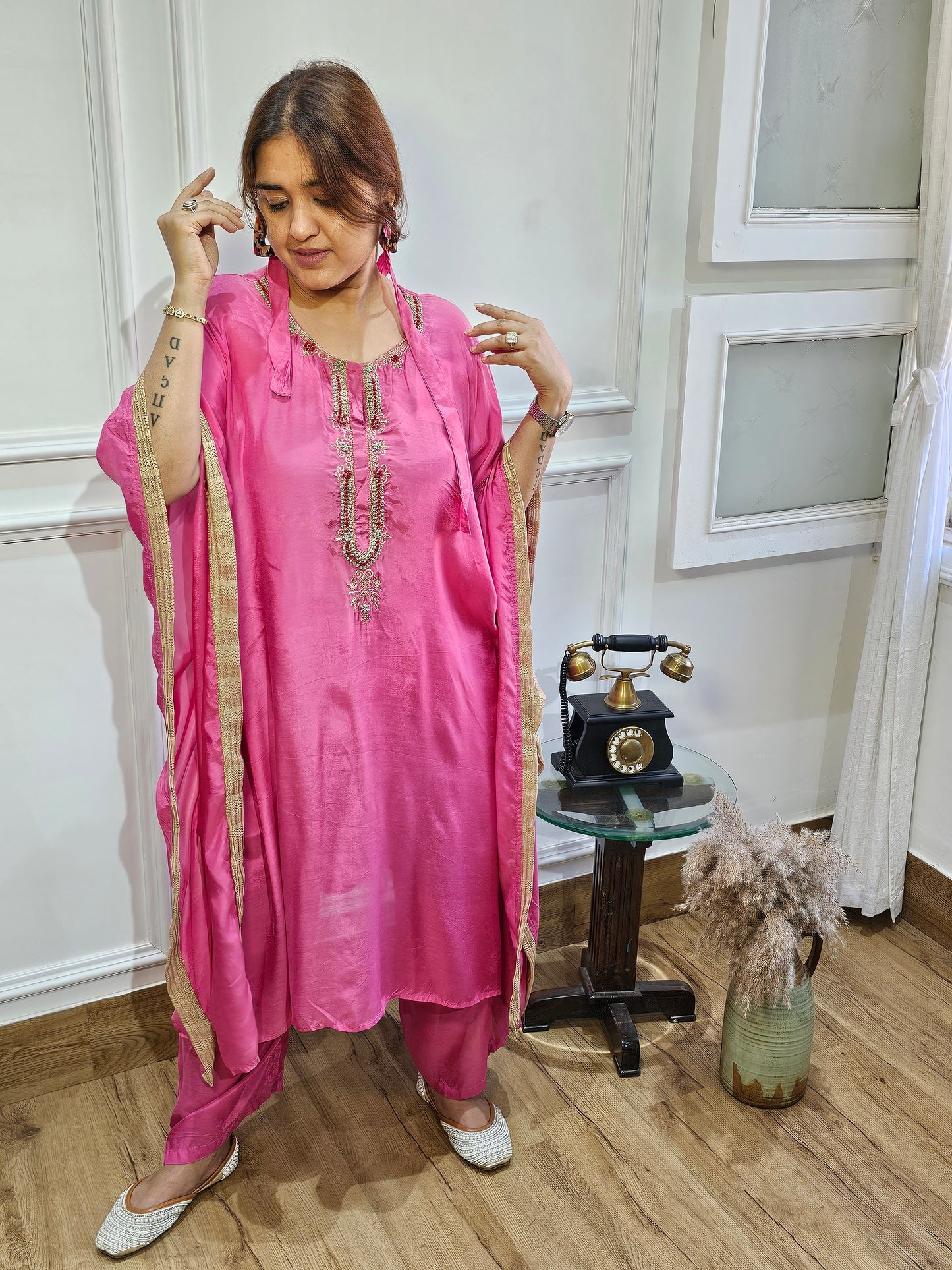 Jeenas kafta pink cordset